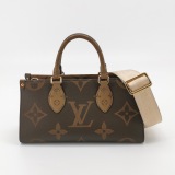 Louis Vuitton(LV) OnTheGo Tote Reverse Monogram Giant East West — thumbnail 5