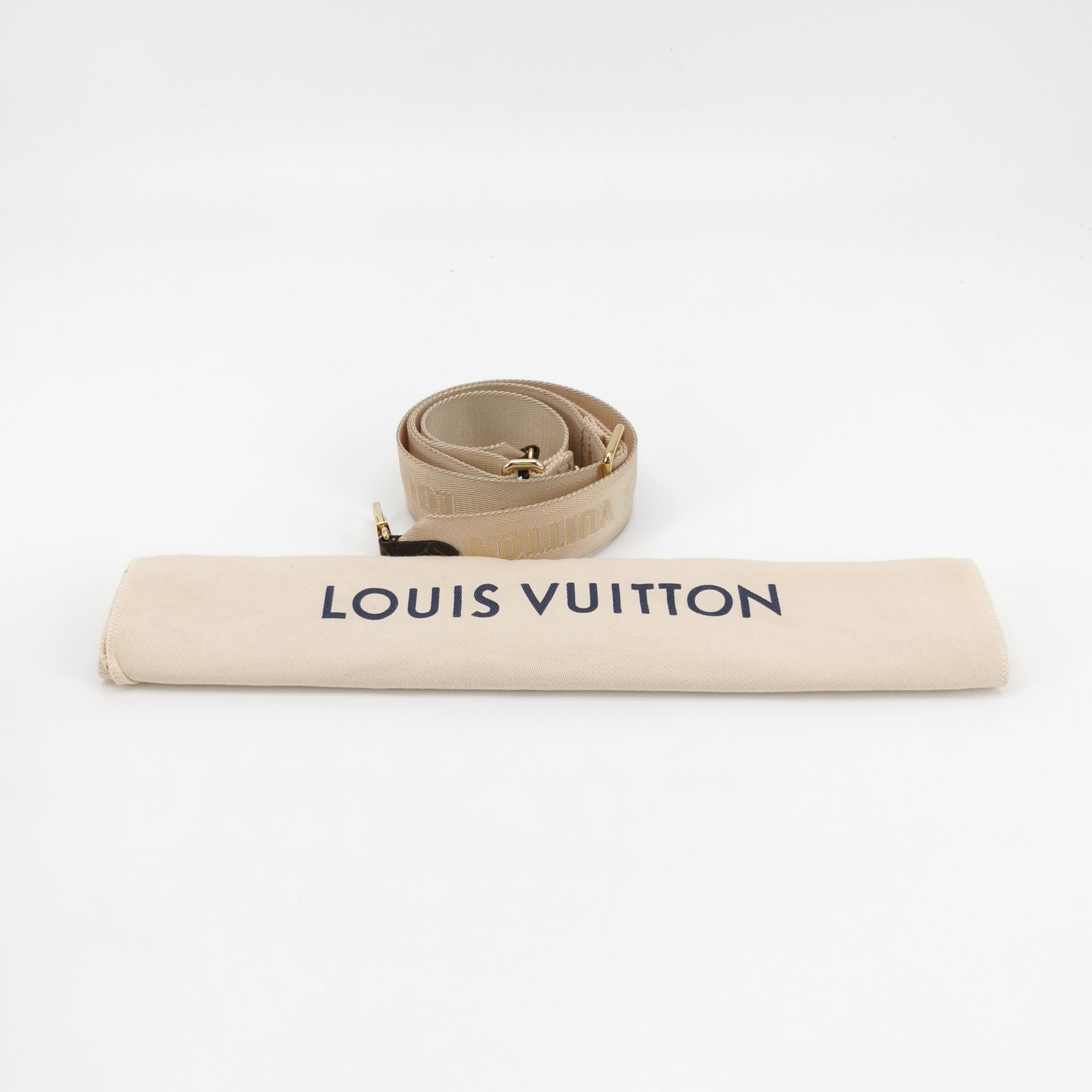 Louis Vuitton(LV) OnTheGo Tote Reverse Monogram Giant East West