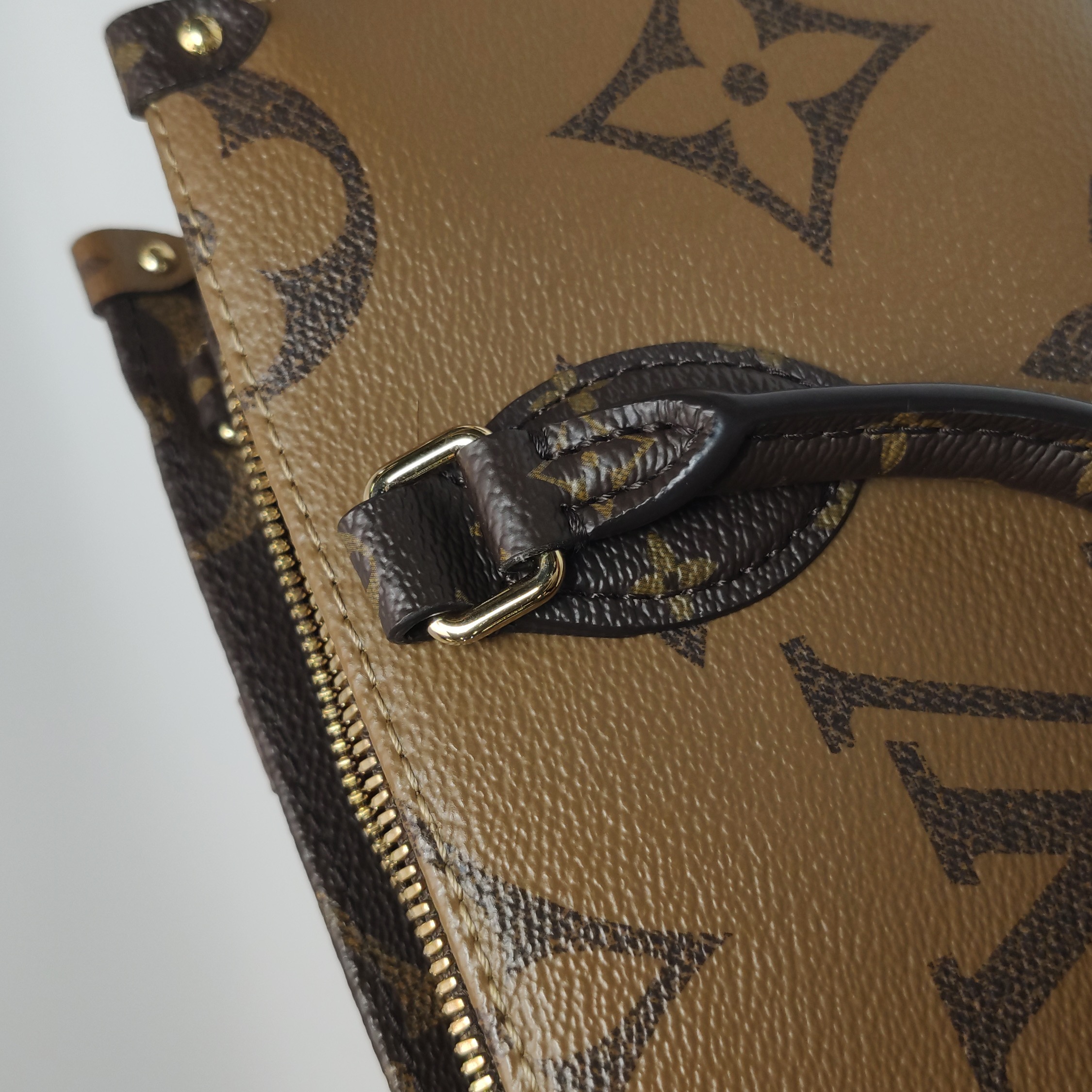 Louis Vuitton(LV) OnTheGo Tote Reverse Monogram Giant East West