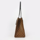 Louis Vuitton(LV) OnTheGo Tote Reverse Monogram Giant GM — thumbnail 4