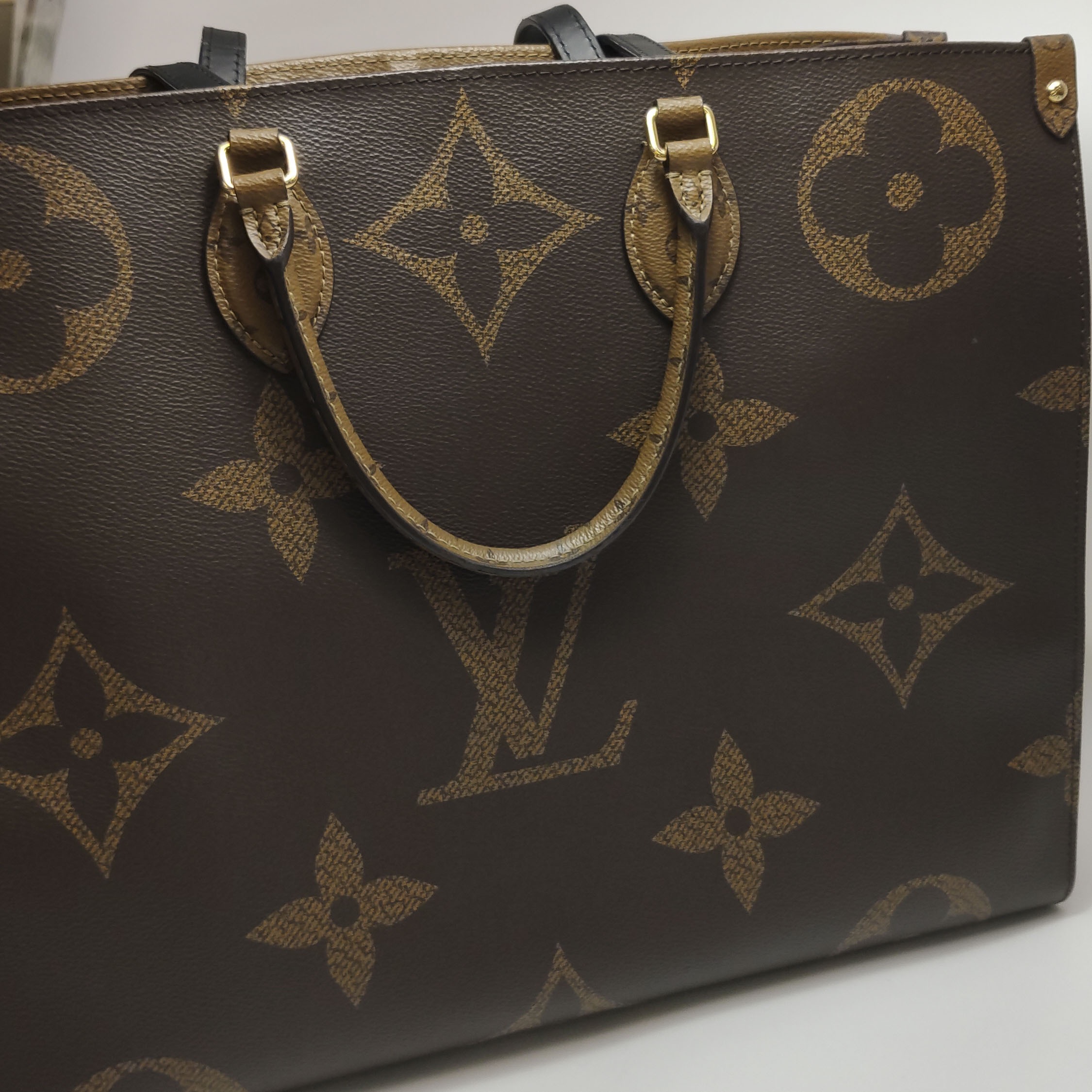 Louis Vuitton(LV) OnTheGo Tote Reverse Monogram Giant GM