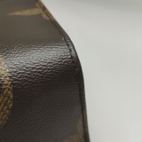 Louis Vuitton(LV) OnTheGo Tote Reverse Monogram Giant GM — thumbnail 10