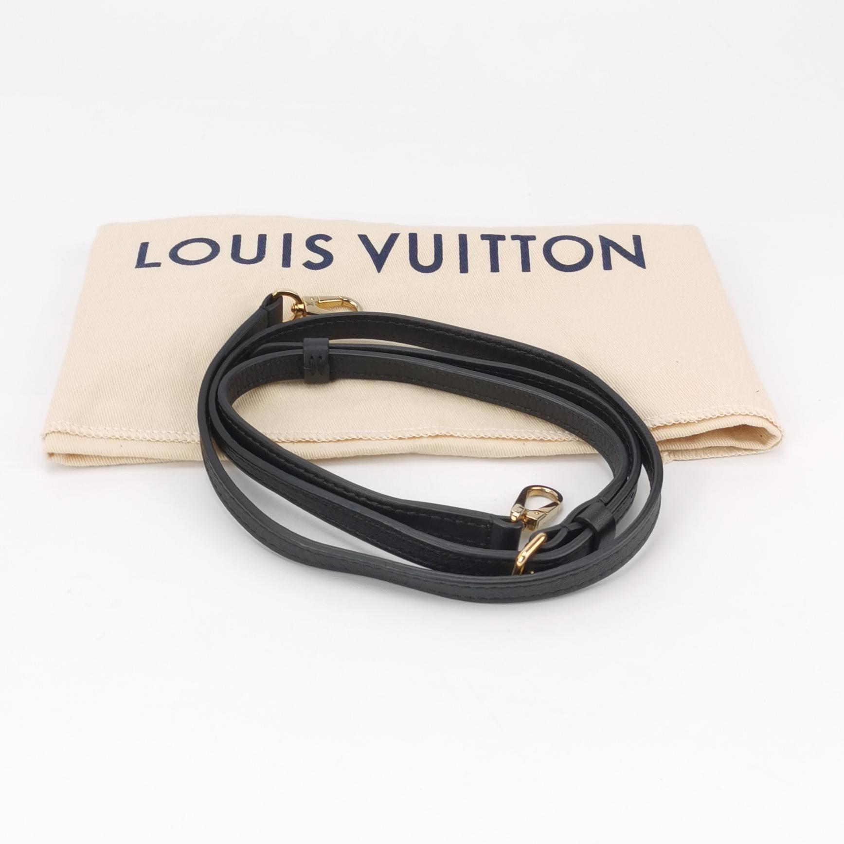 Louis Vuitton(LV) Locky Handbag Monogram Canvas with Leather BB