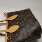 Louis Vuitton(LV) Neverfull NM Tote Monogram Canvas BB — thumbnail 8