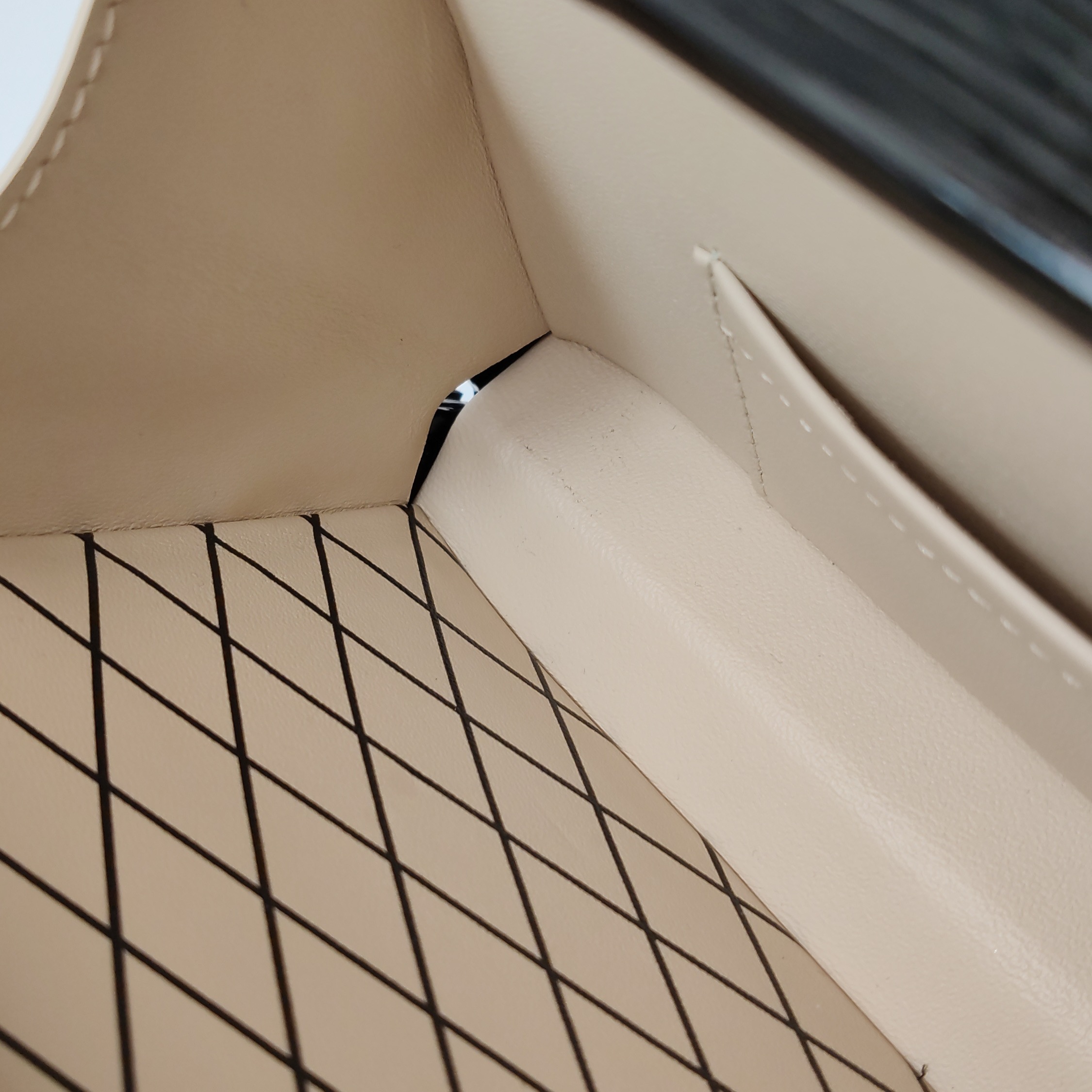 Louis Vuitton(LV) Petite Malle Handbag Epi Leather — photo 10 of 18