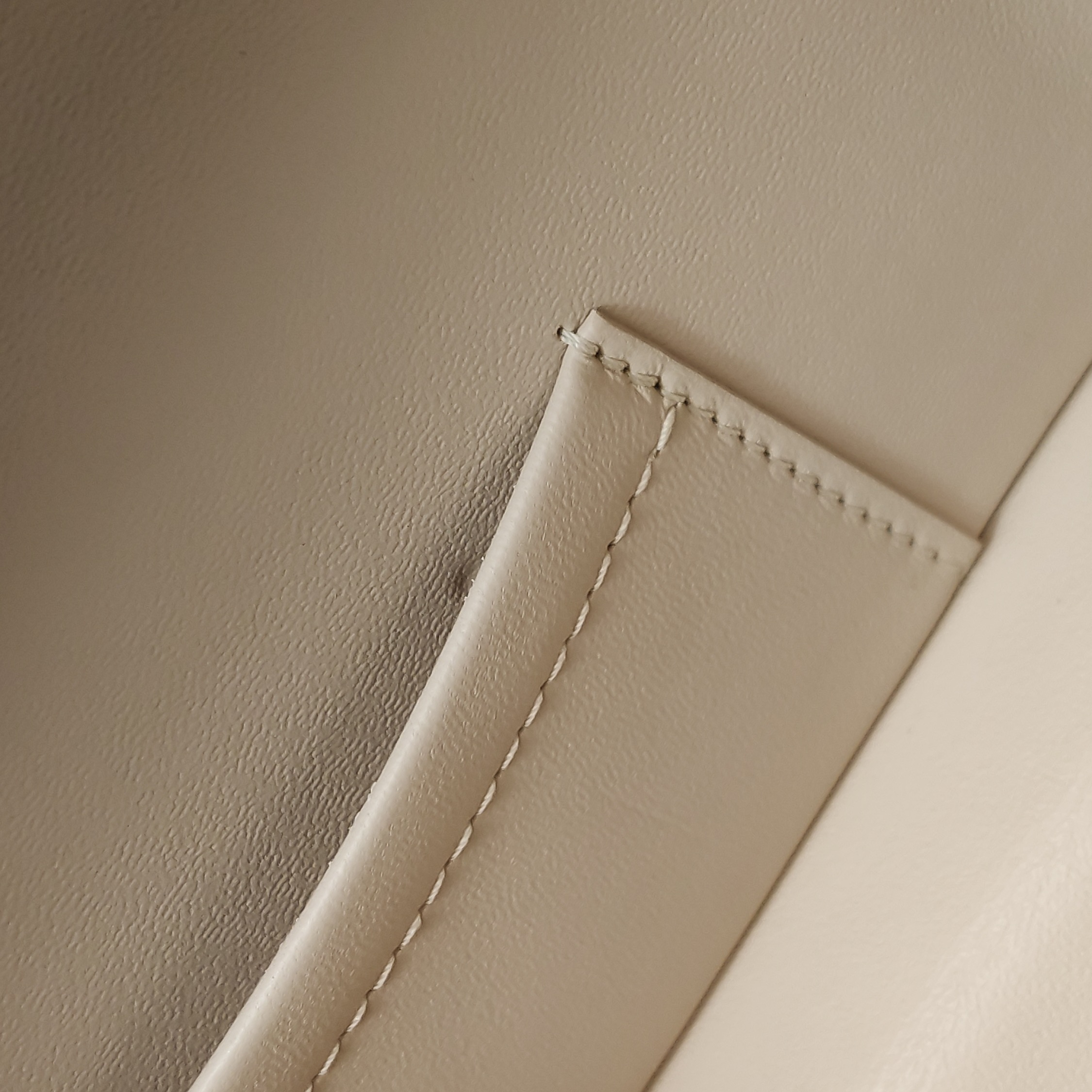 Louis Vuitton(LV) Petite Malle Handbag Epi Leather — photo 9 of 18
