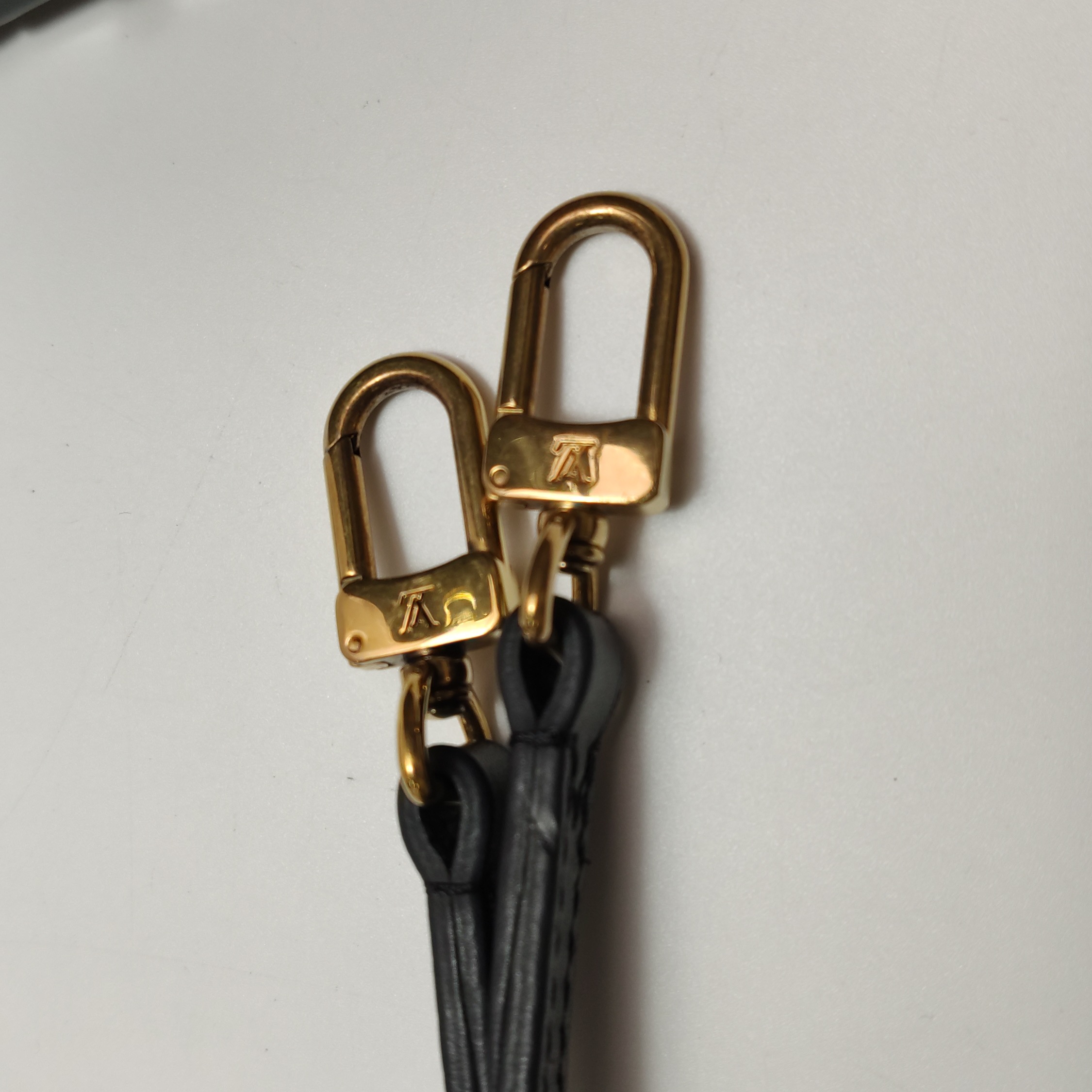 Louis Vuitton(LV) Petite Malle Handbag Epi Leather — photo 15 of 20