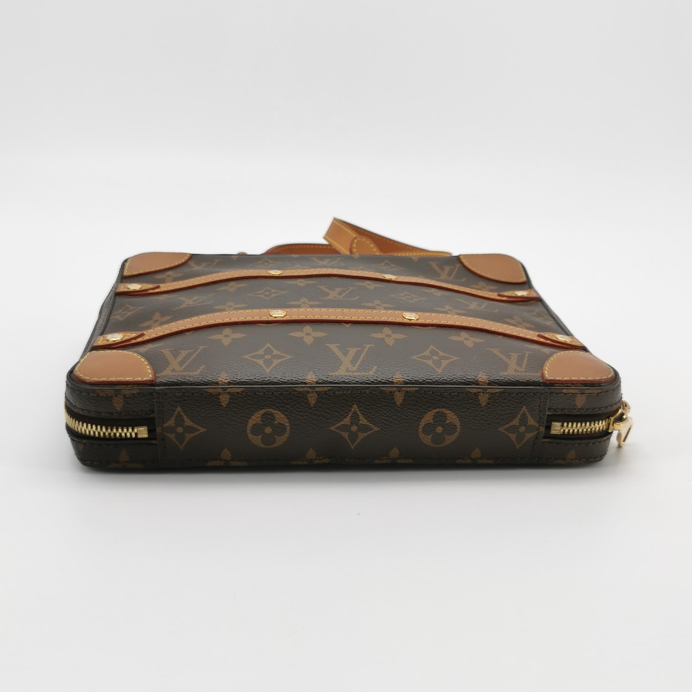 Louis Vuitton(LV) Soft Trunk Pouch Monogram Canvas — photo 6 of 17