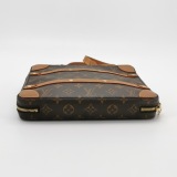 Louis Vuitton(LV) Soft Trunk Pouch Monogram Canvas — thumbnail 6