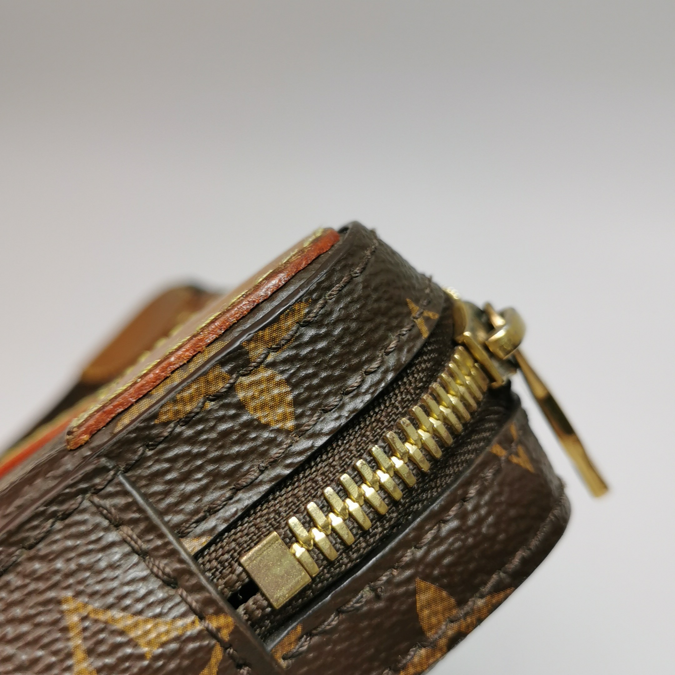 Louis Vuitton(LV) Soft Trunk Pouch Monogram Canvas — photo 14 of 17