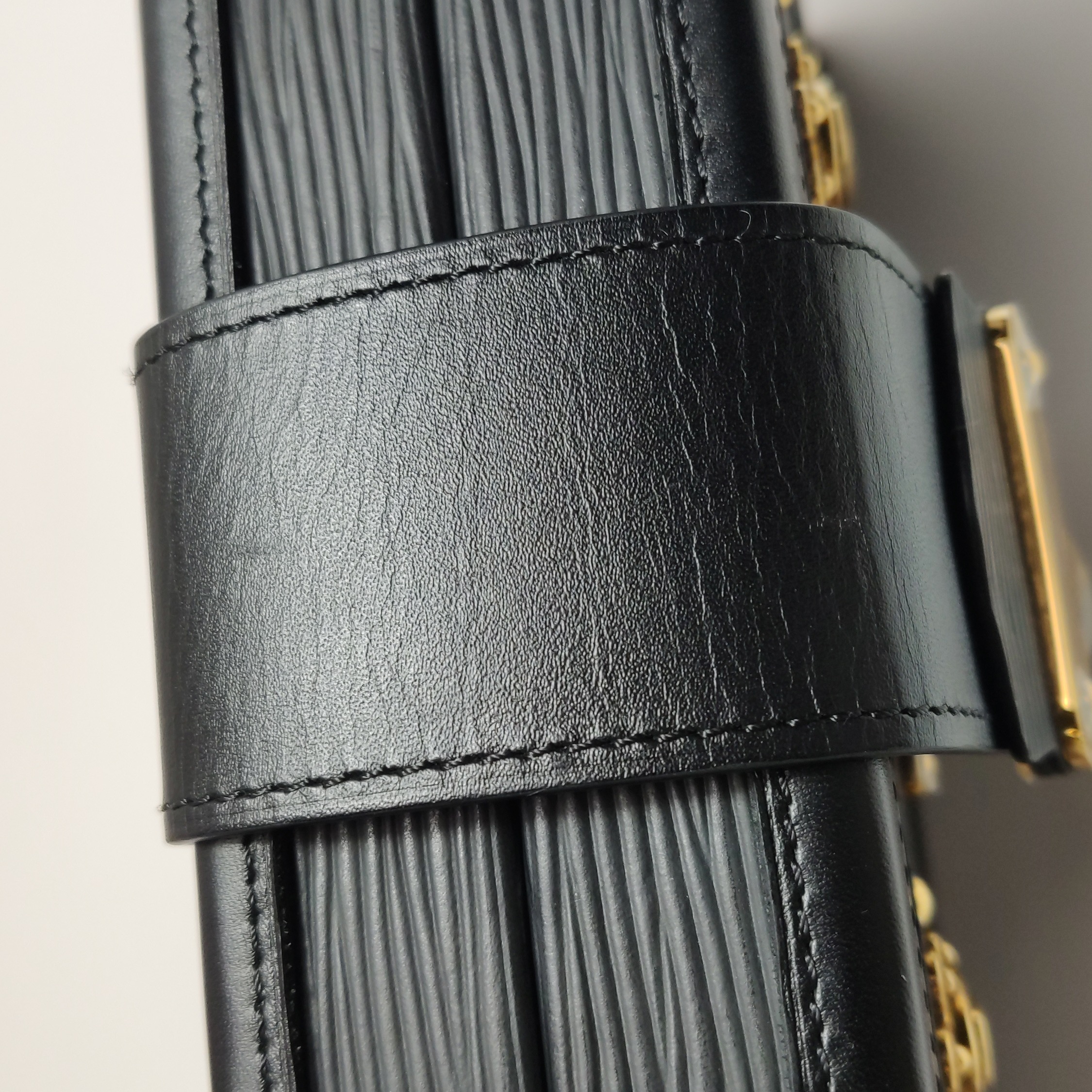 Louis Vuitton(LV) Petite Malle Handbag Epi Leather — photo 17 of 18