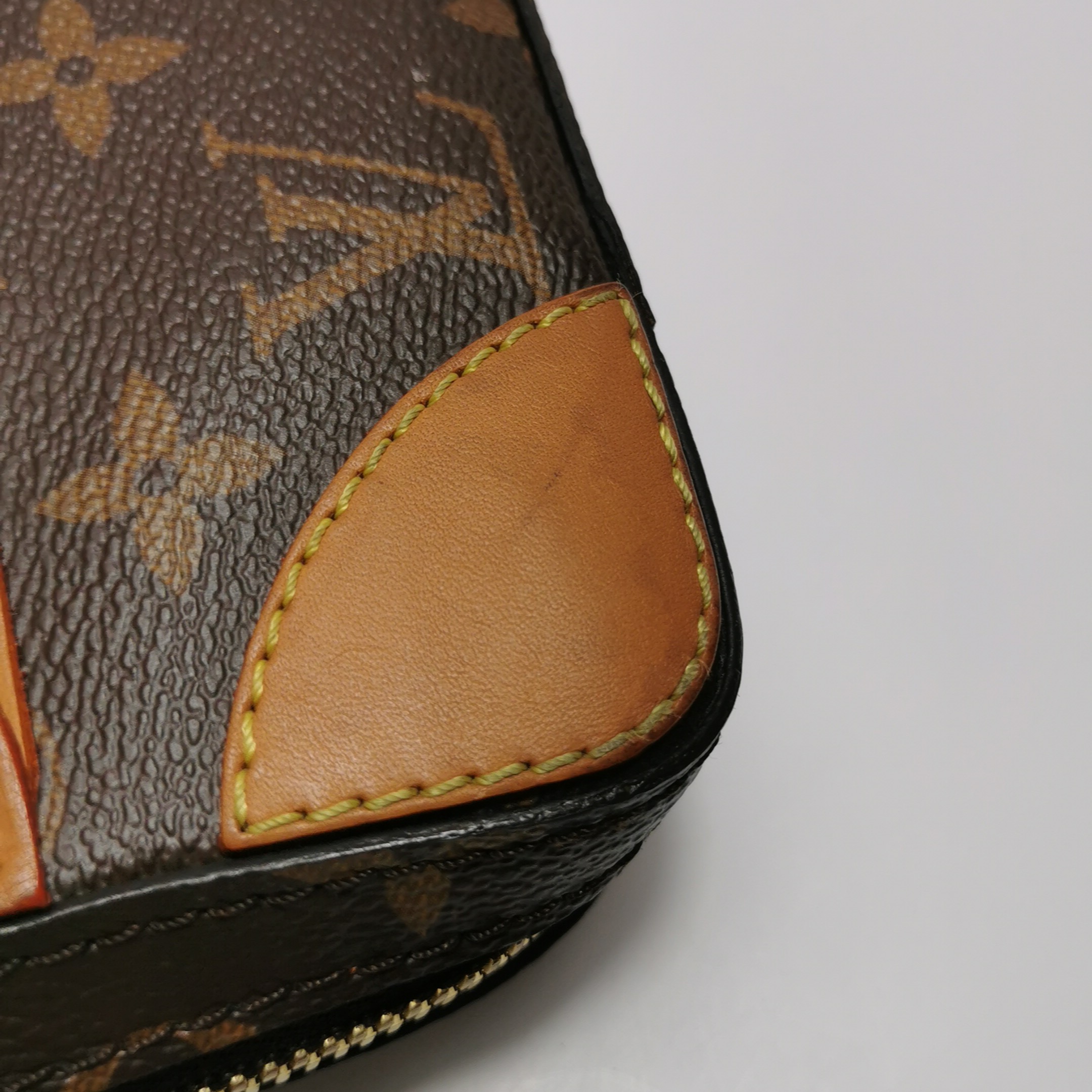 Louis Vuitton(LV) Soft Trunk Pouch Monogram Canvas — photo 12 of 16