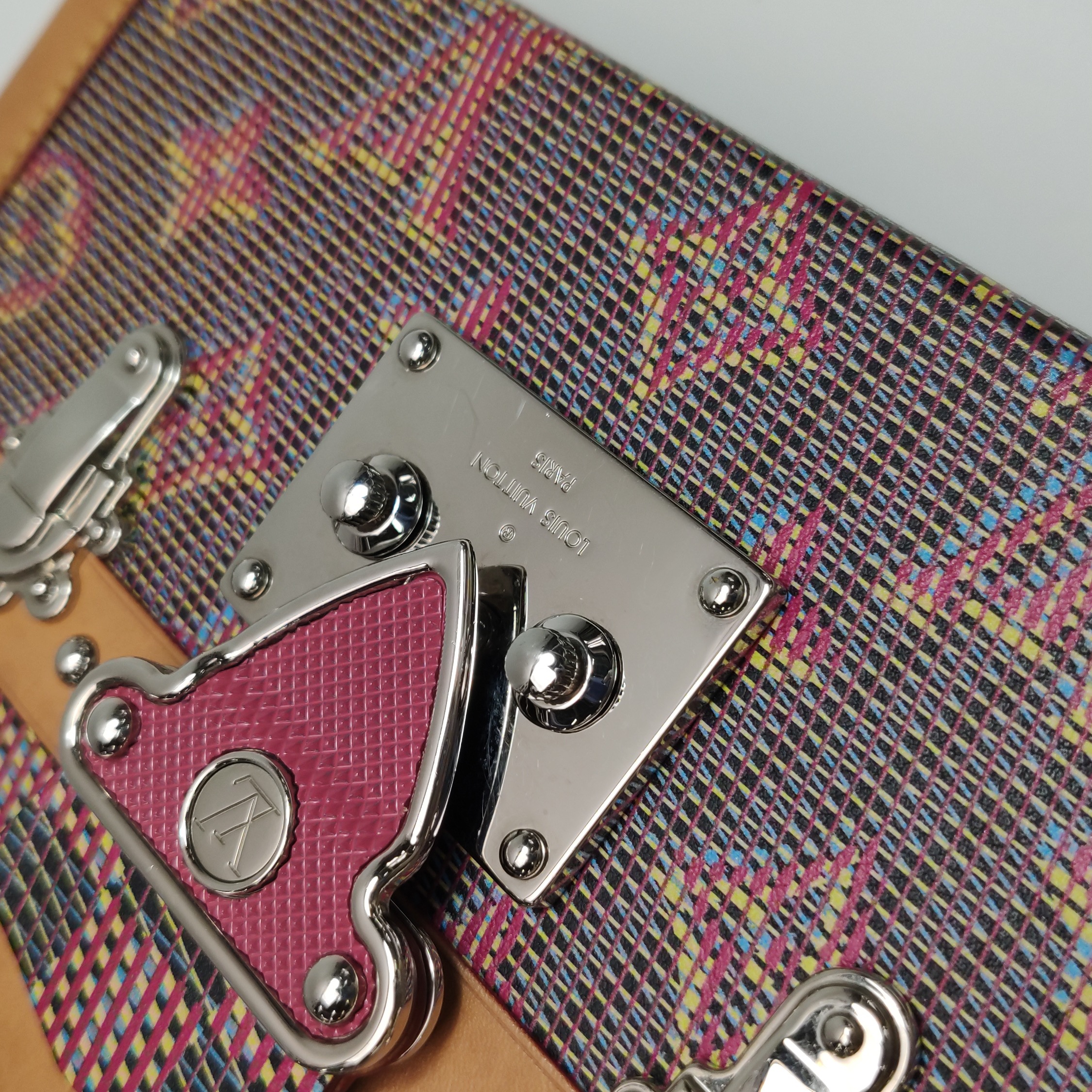 Louis Vuitton(LV) Petite Malle Handbag Damier Monogram LV Pop — photo 12 of 20