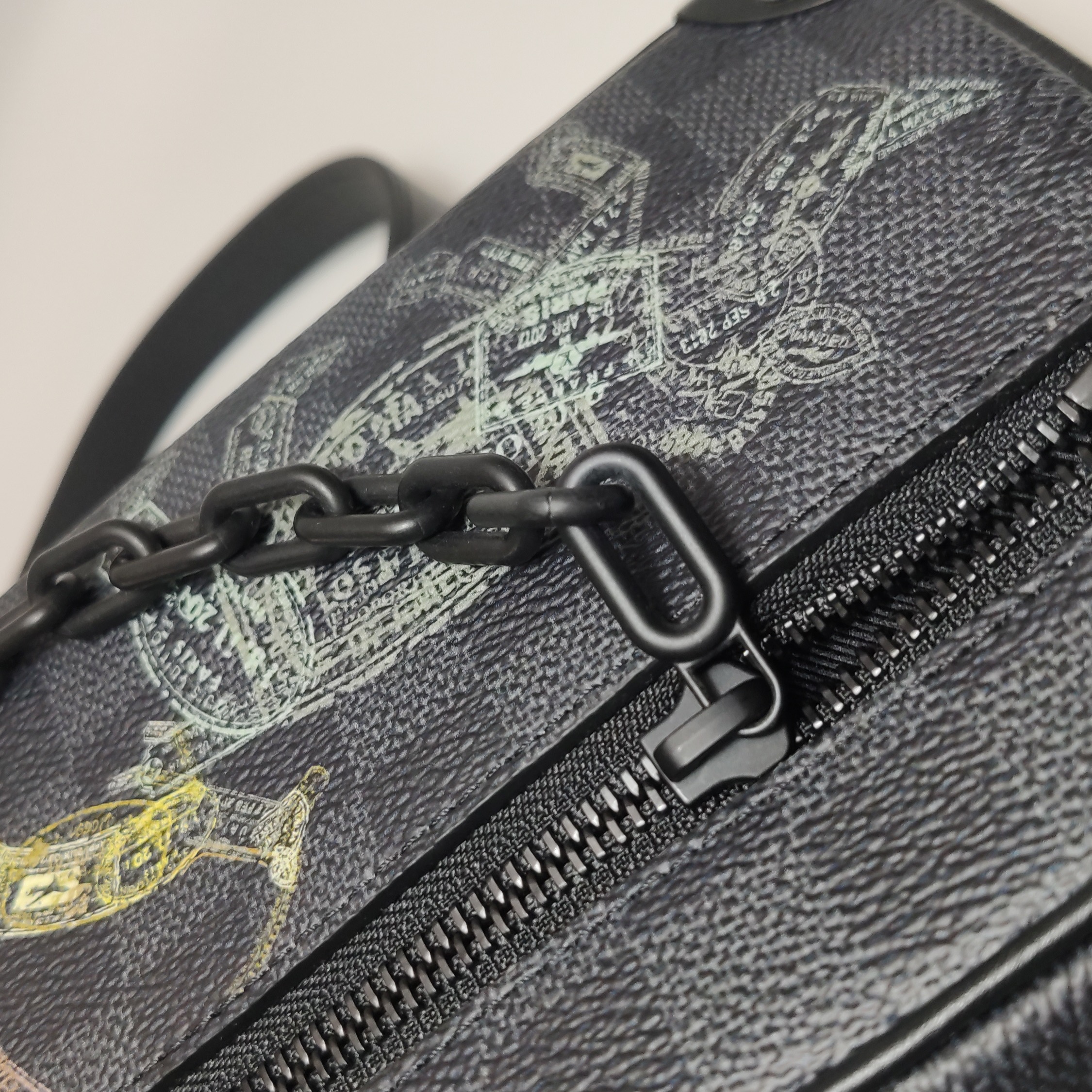 Louis Vuitton(LV) Soft Trunk Bag Limited Edition Wild Animals Damier Graphite Mini — photo 10 of 12
