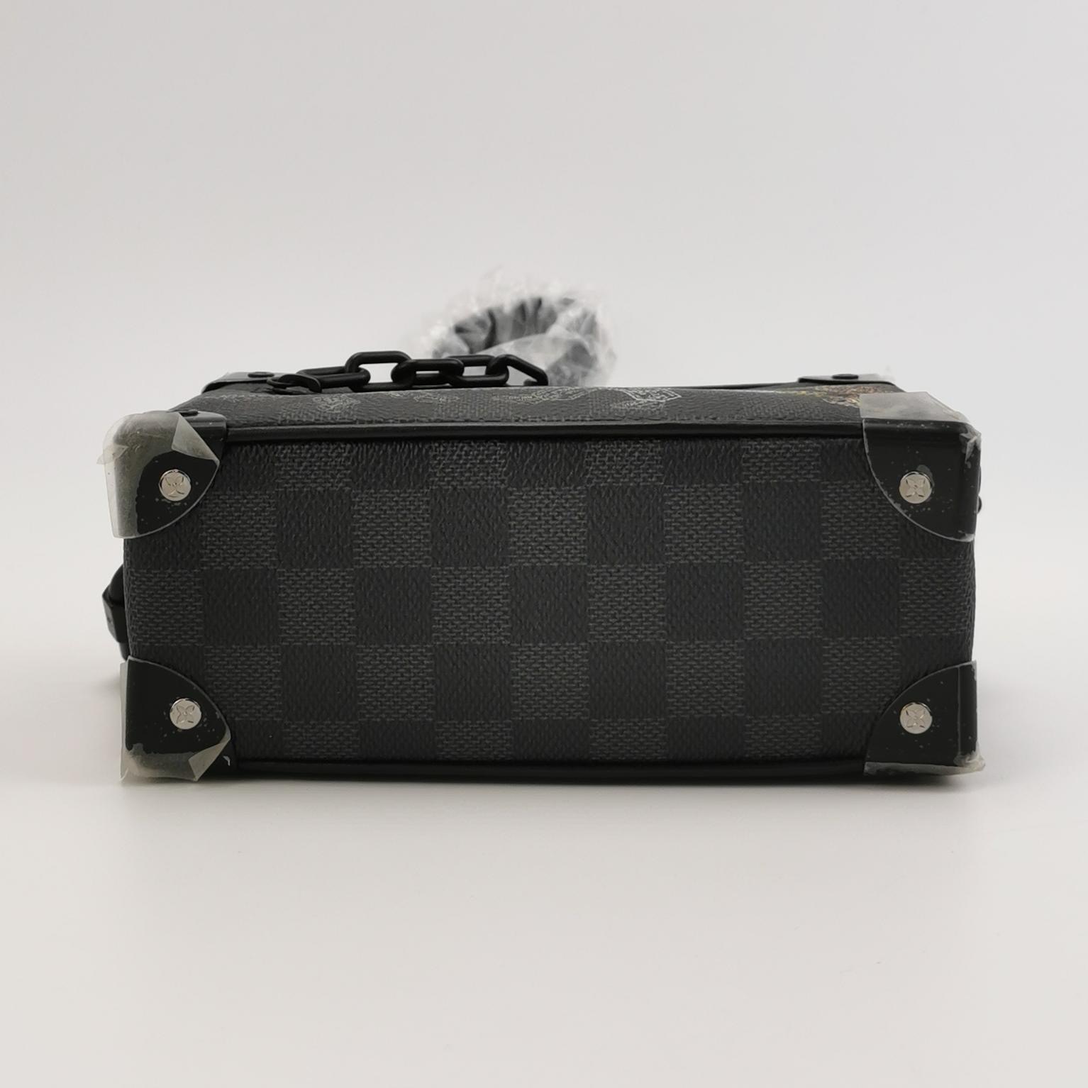 Louis Vuitton(LV) Soft Trunk Bag Limited Edition Wild Animals Damier Graphite Mini — photo 6 of 12