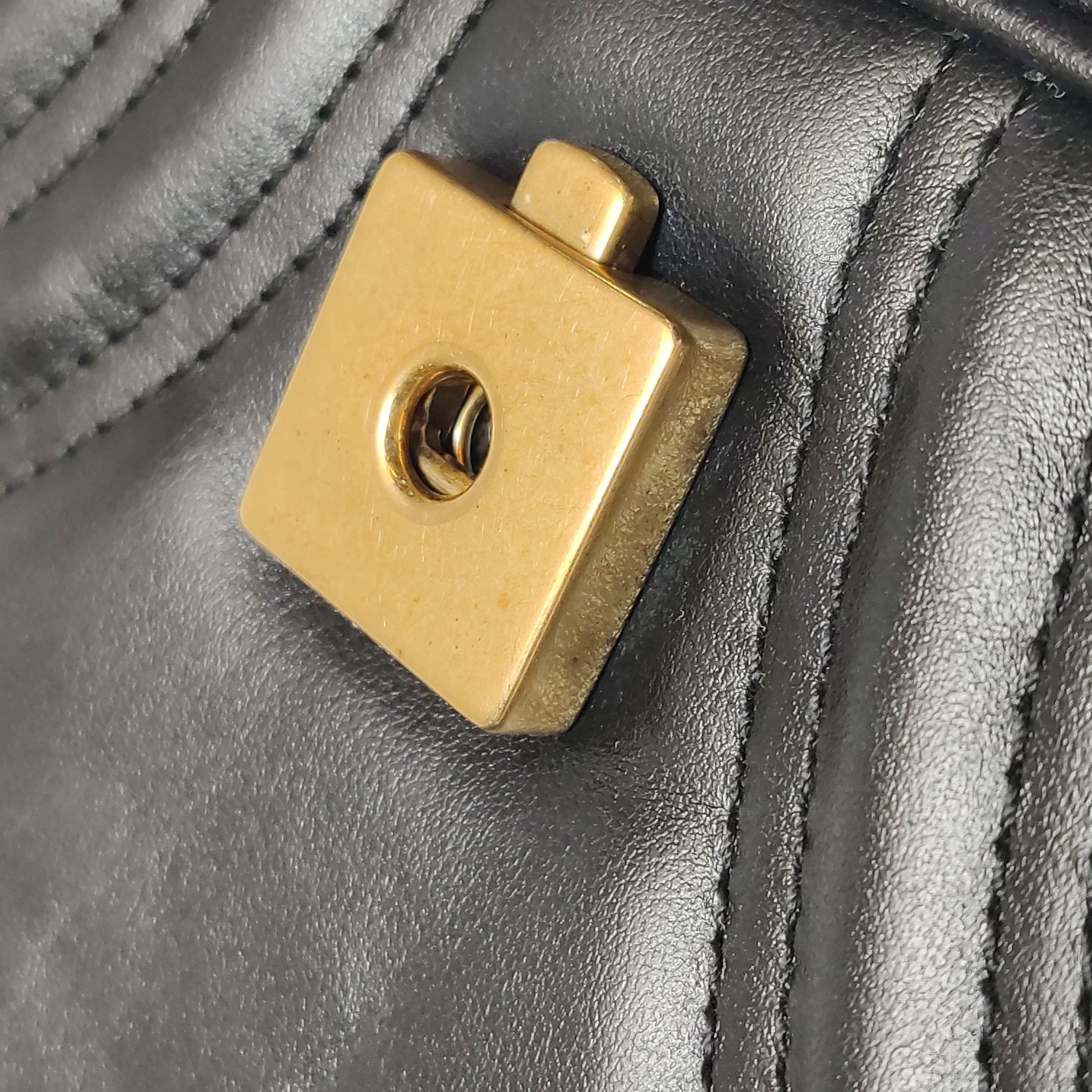 Gucci GG Marmont Flap Bag Matelasse Leather Small — photo 14 of 16