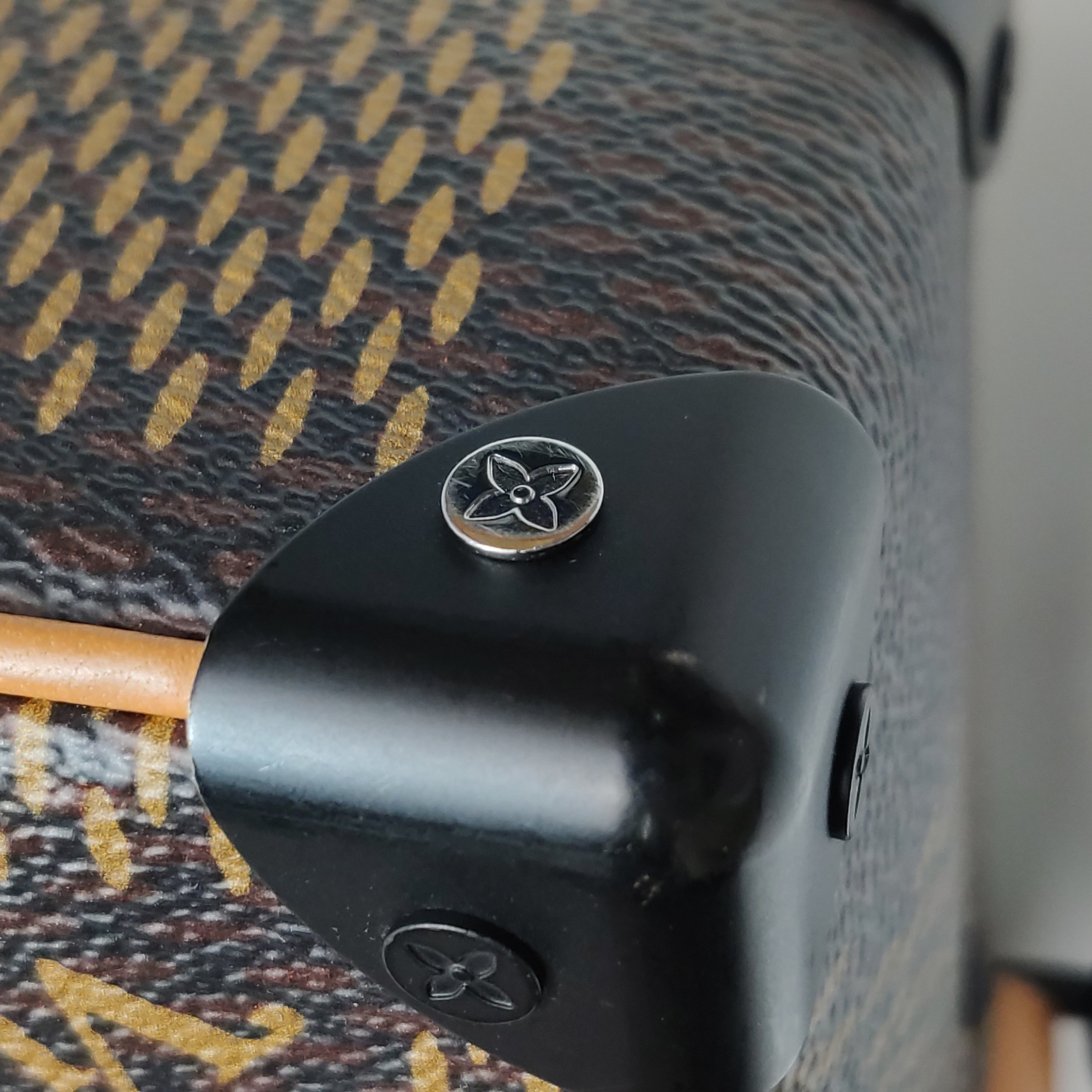 Louis Vuitton(LV) Nigo Soft Trunk Bag Limited Edition Giant Damier and Monogram Canvas Mini — photo 13 of 15