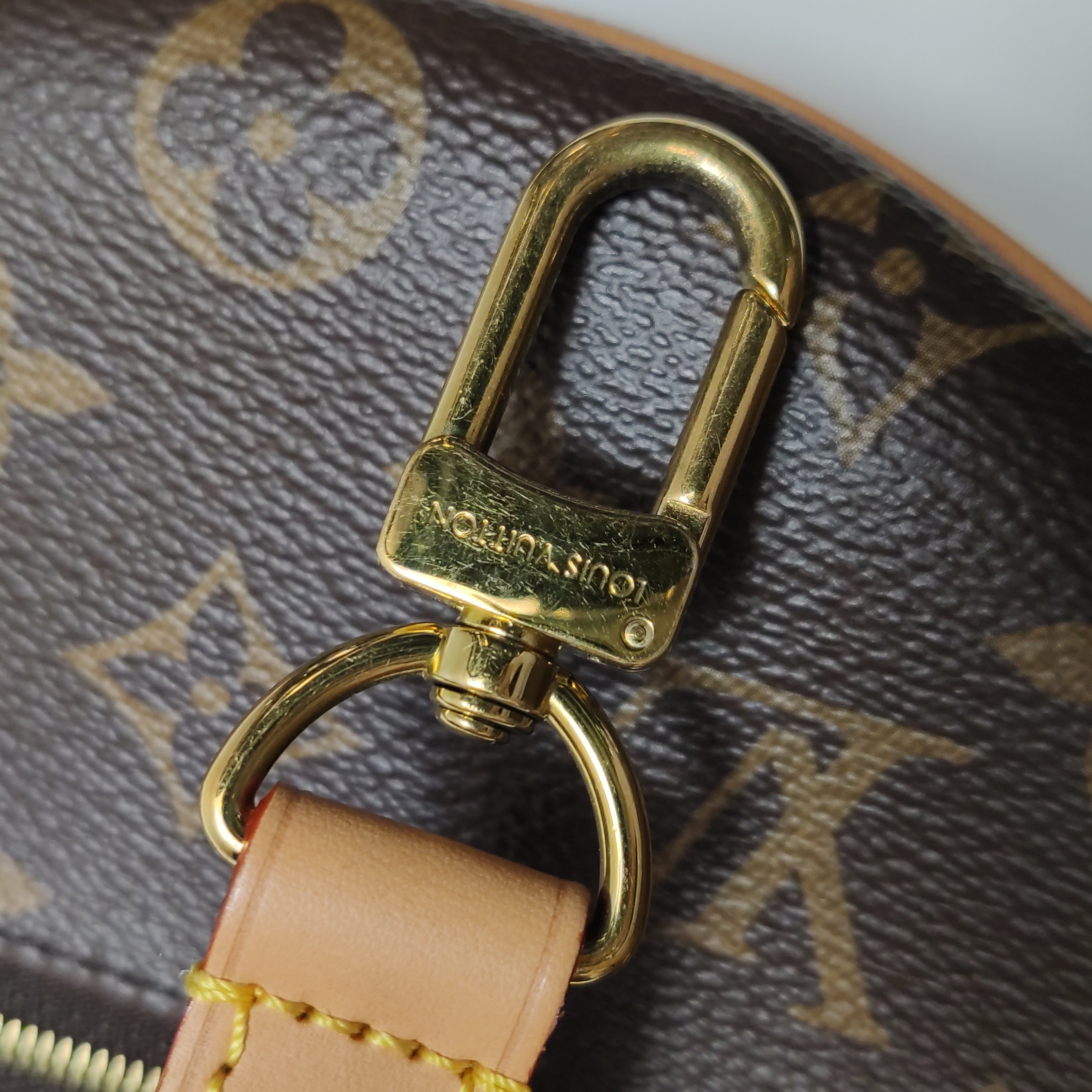 Louis Vuitton(LV) Loop Handbag Monogram Canvas — photo 11 of 13