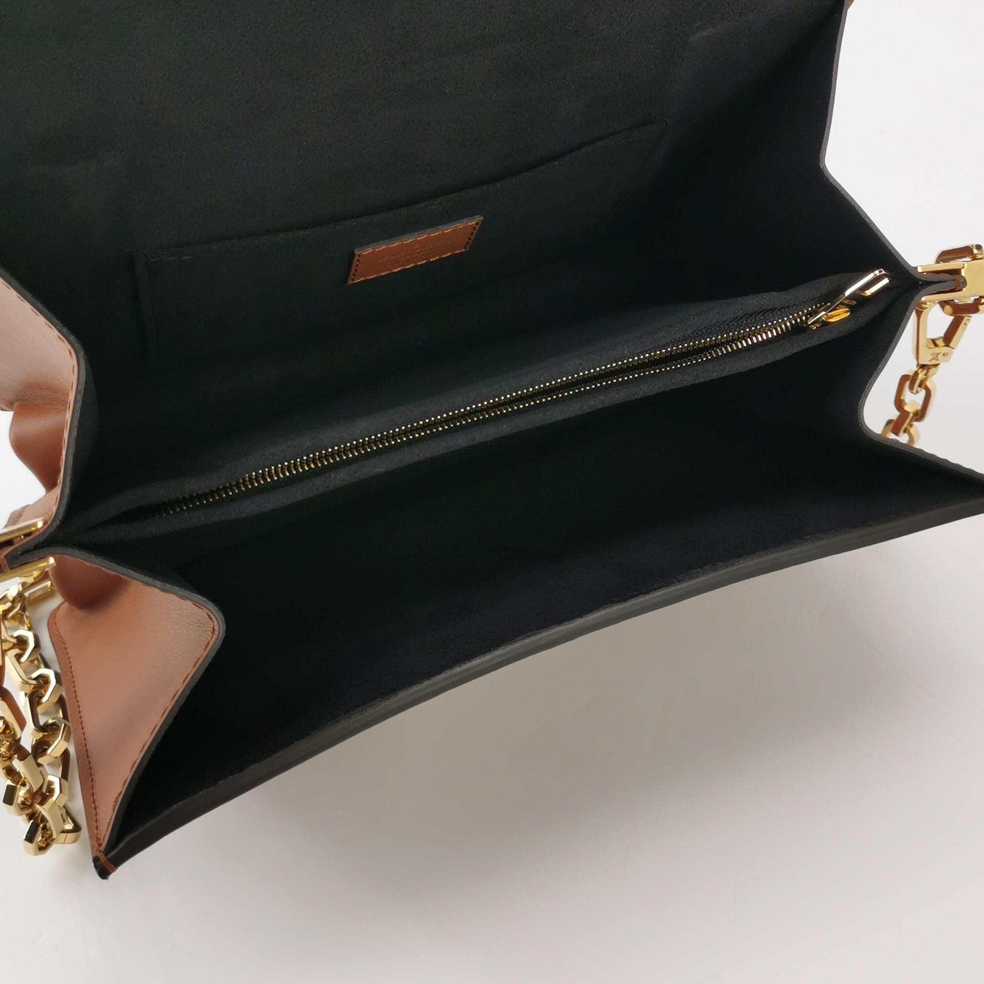 Louis Vuitton(LV) Dauphine Shoulder Bag Reverse Monogram Canvas MM — photo 7 of 15