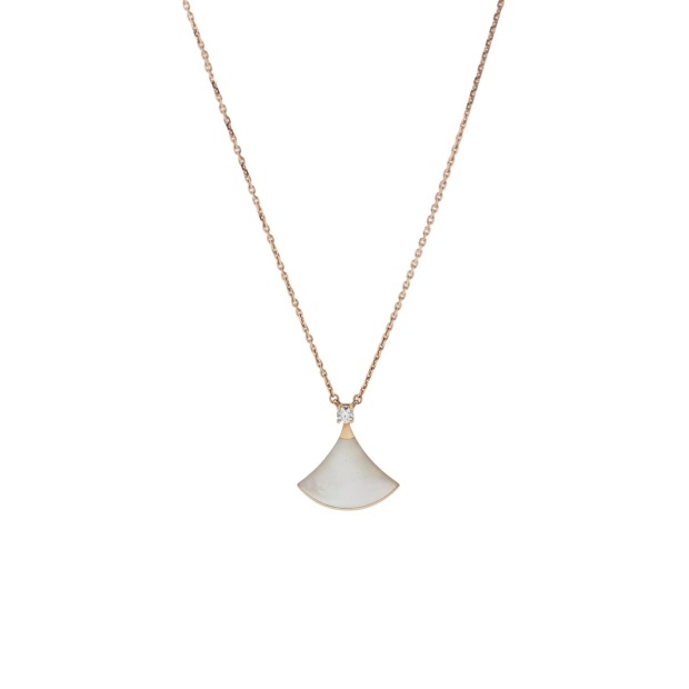 Bvlgari Divas' Dream Pendant Necklace 18K Rose Gold with Mother of Pearl and Diamond Small — pre-owned, Vierlot