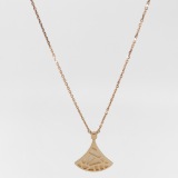 Bvlgari Divas' Dream Pendant Necklace 18K Rose Gold with Mother of Pearl and Diamond Small — thumbnail 5