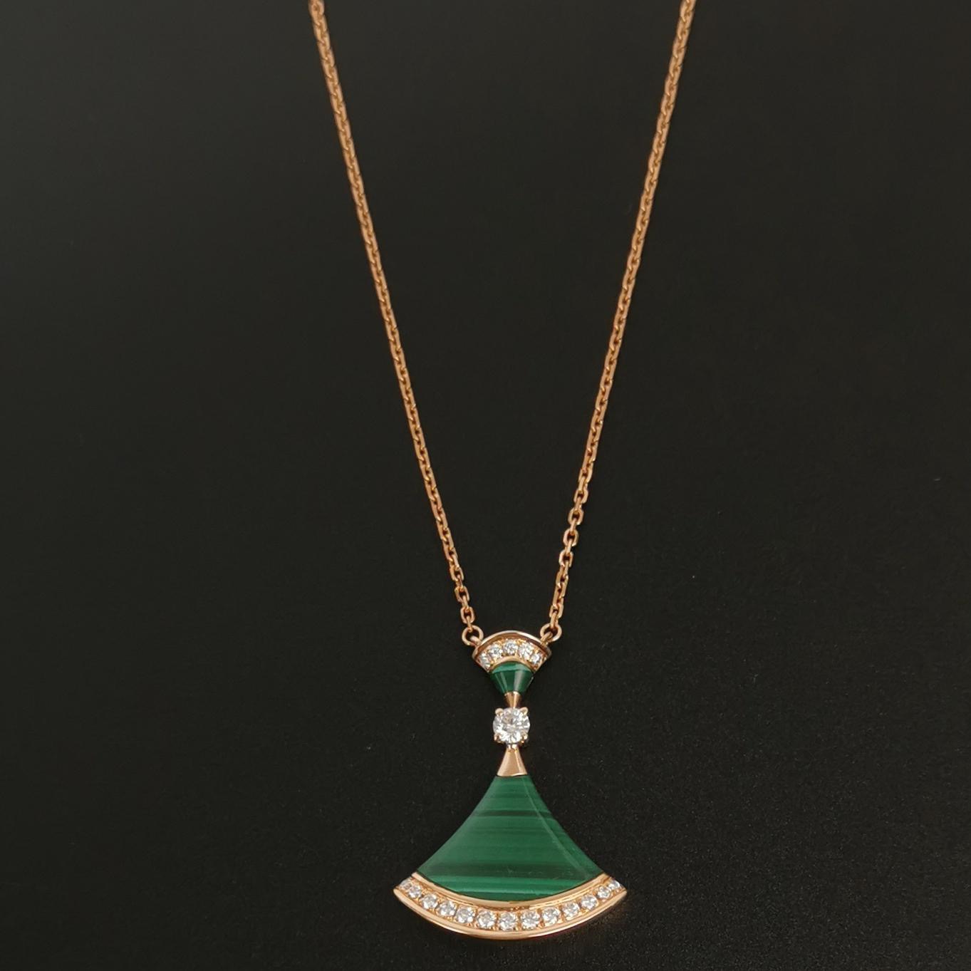 Bvlgari Divas' Dream Pendant Necklace 18K Rose Gold with Malachite and Diamonds Large — photo 3 of 8
