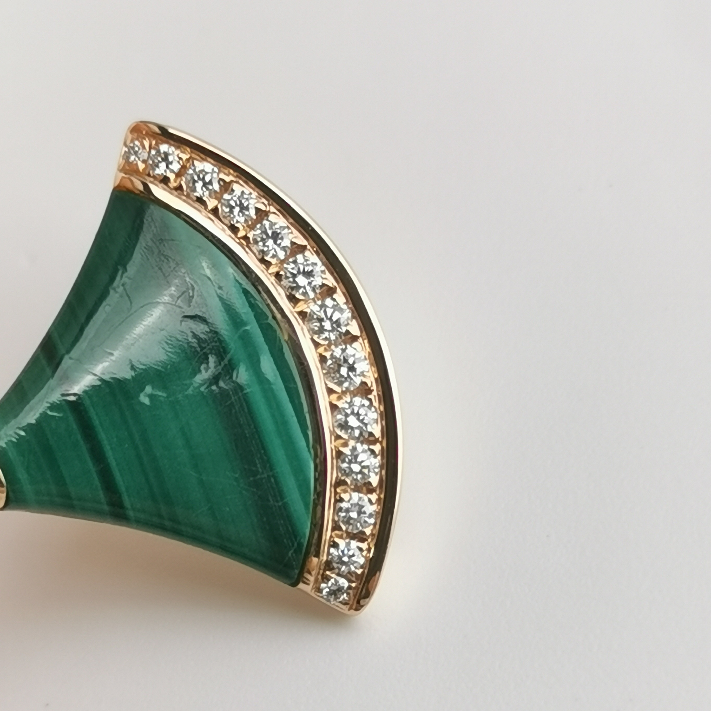 Bvlgari Divas' Dream Pendant Necklace 18K Rose Gold with Malachite and Diamonds Large — photo 7 of 8
