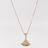 Bvlgari Divas' Dream Pendant Necklace 18K Rose Gold with Mother of Pearl and Diamonds Large — thumbnail 4