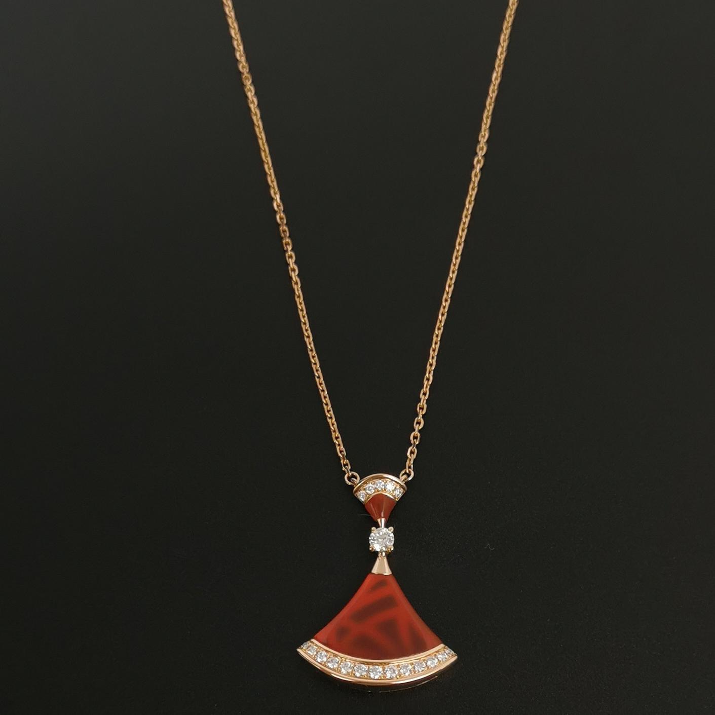 Bvlgari Divas' Dream Pendant Necklace 18K Rose Gold with Carnelian and Diamonds Large — photo 3 of 7