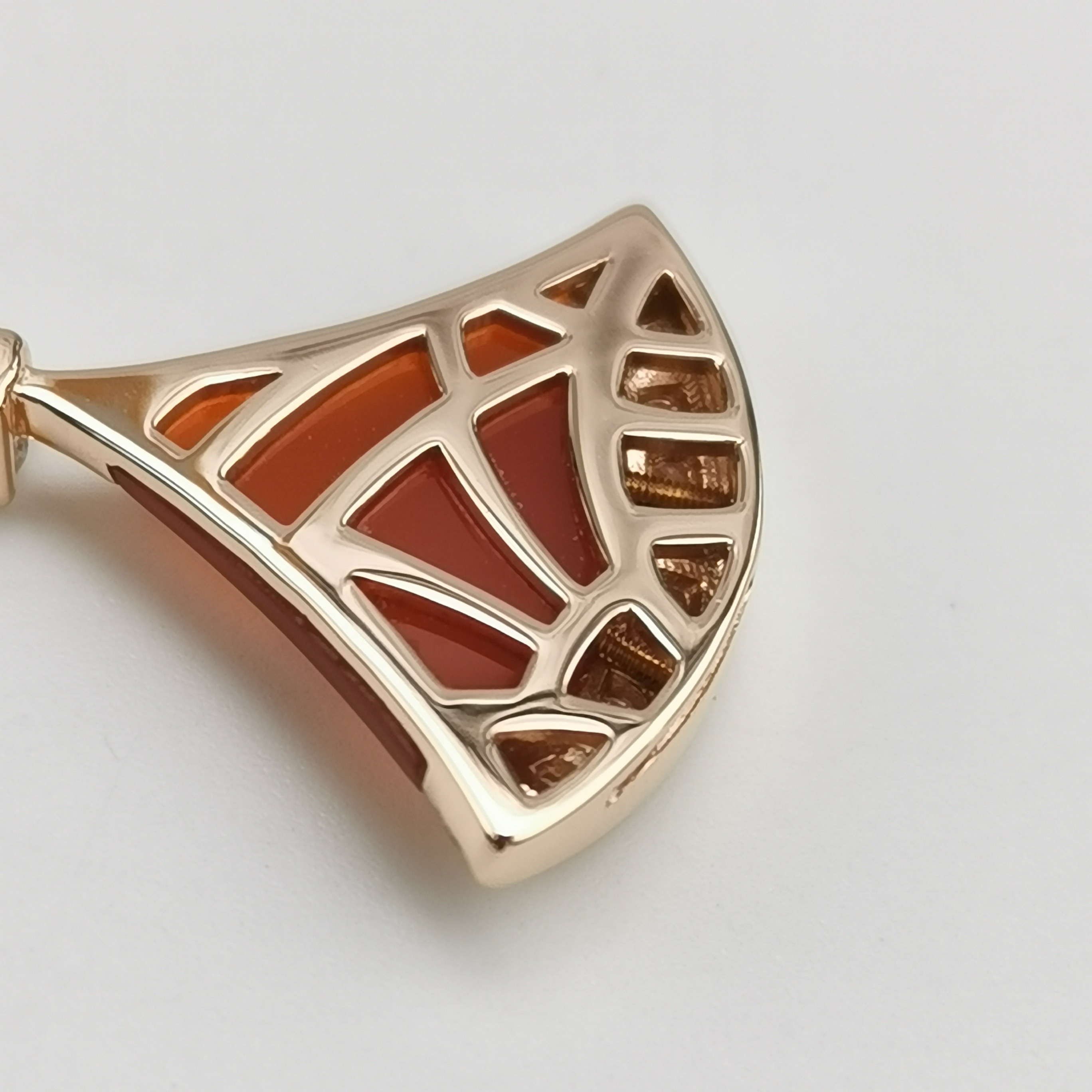 Bvlgari Divas' Dream Pendant Necklace 18K Rose Gold with Carnelian and Diamonds Large — photo 7 of 7
