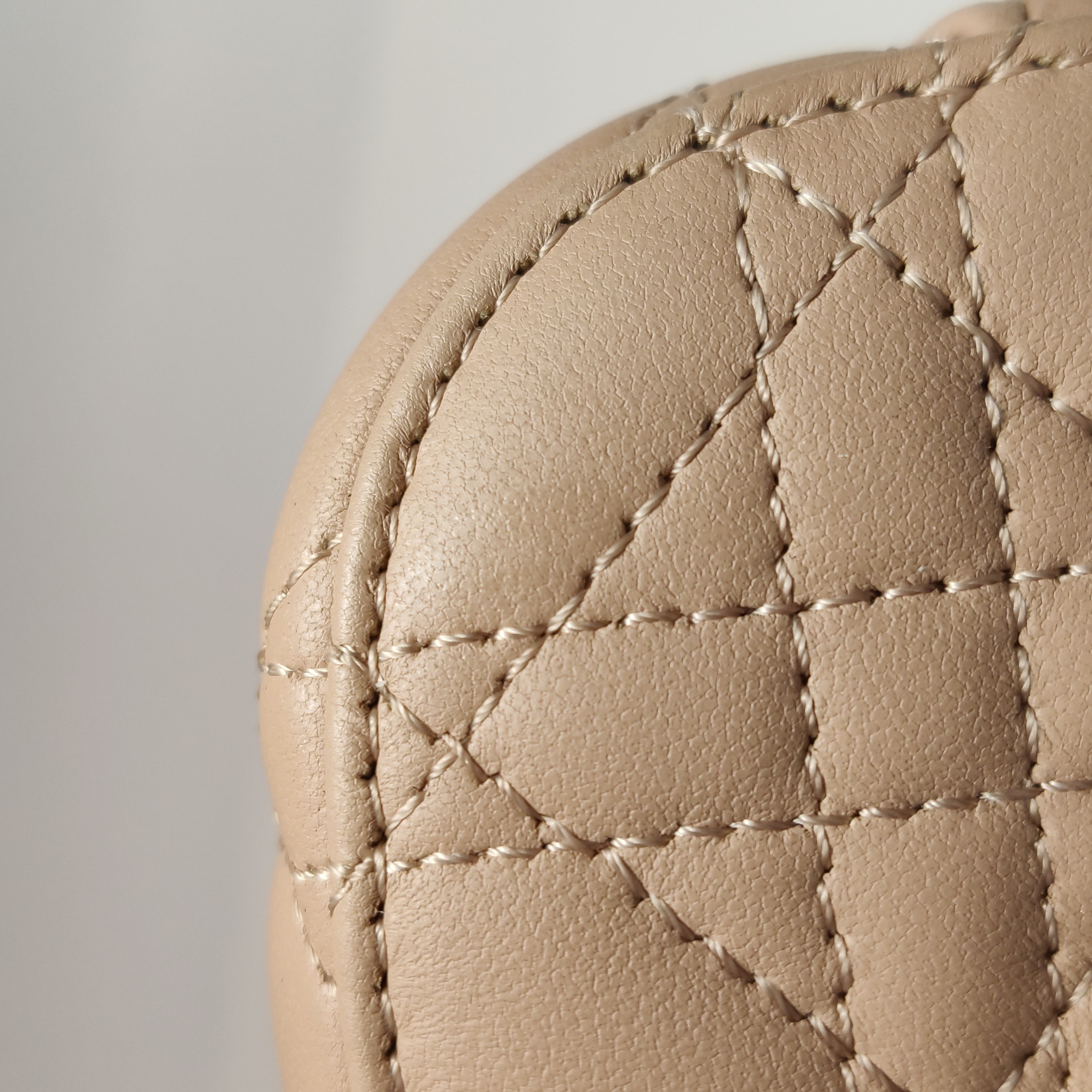 Christian Dior DiorTravel Convertible Vanity Case Cannage Quilt Lambskin Small — photo 12 of 15