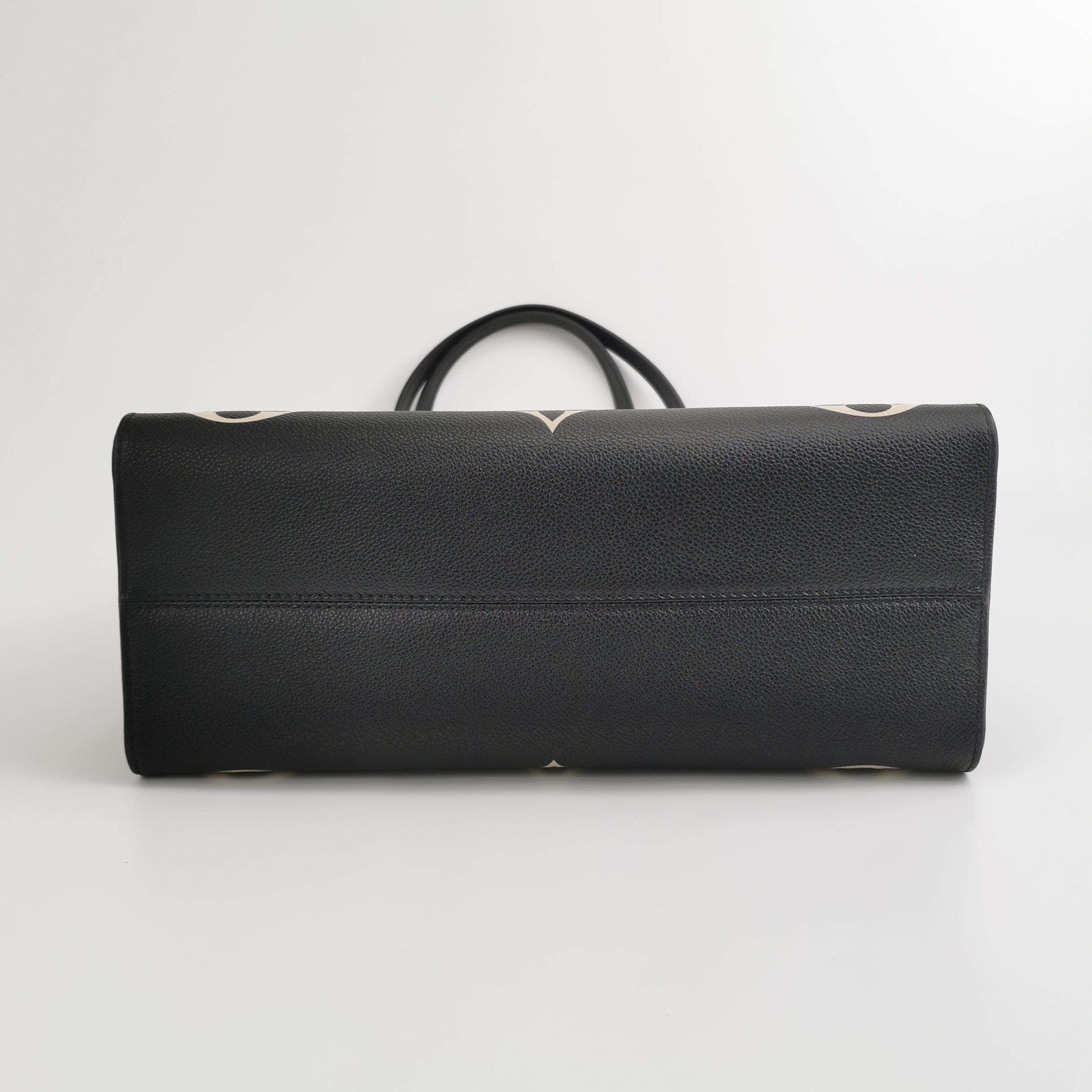Louis Vuitton(LV) OnTheGo Tote Bicolor Monogram Empreinte Giant MM — photo 6 of 13