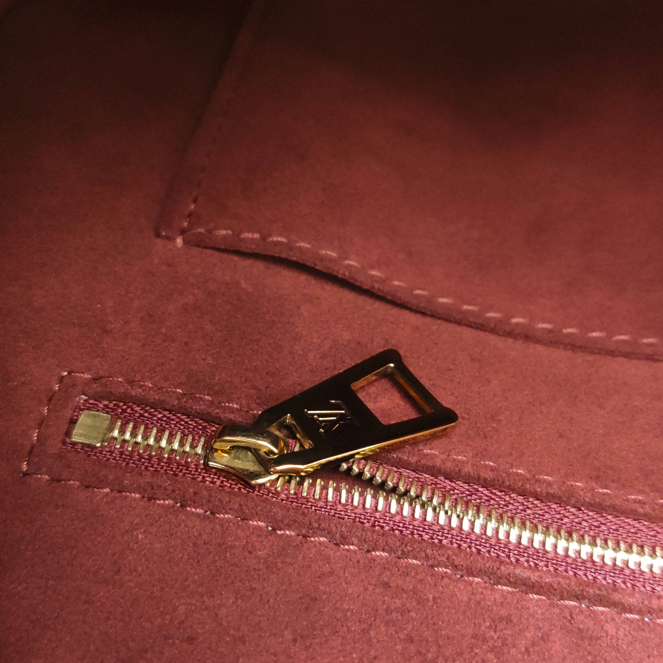 Louis Vuitton(LV) OnTheGo Tote Bicolor Monogram Empreinte Giant MM — photo 12 of 13
