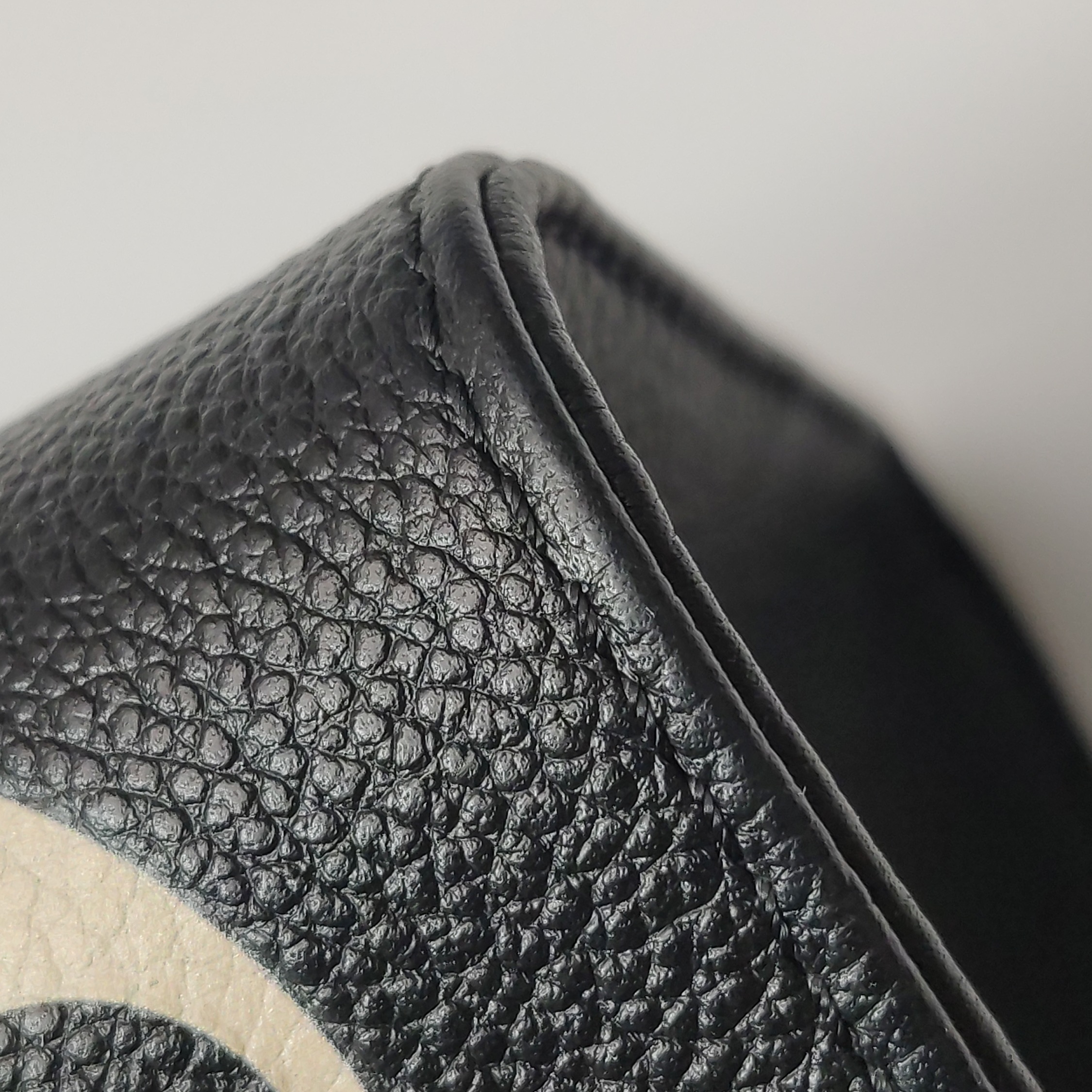 Louis Vuitton(LV) OnTheGo Tote Bicolor Monogram Empreinte Giant MM — photo 10 of 13