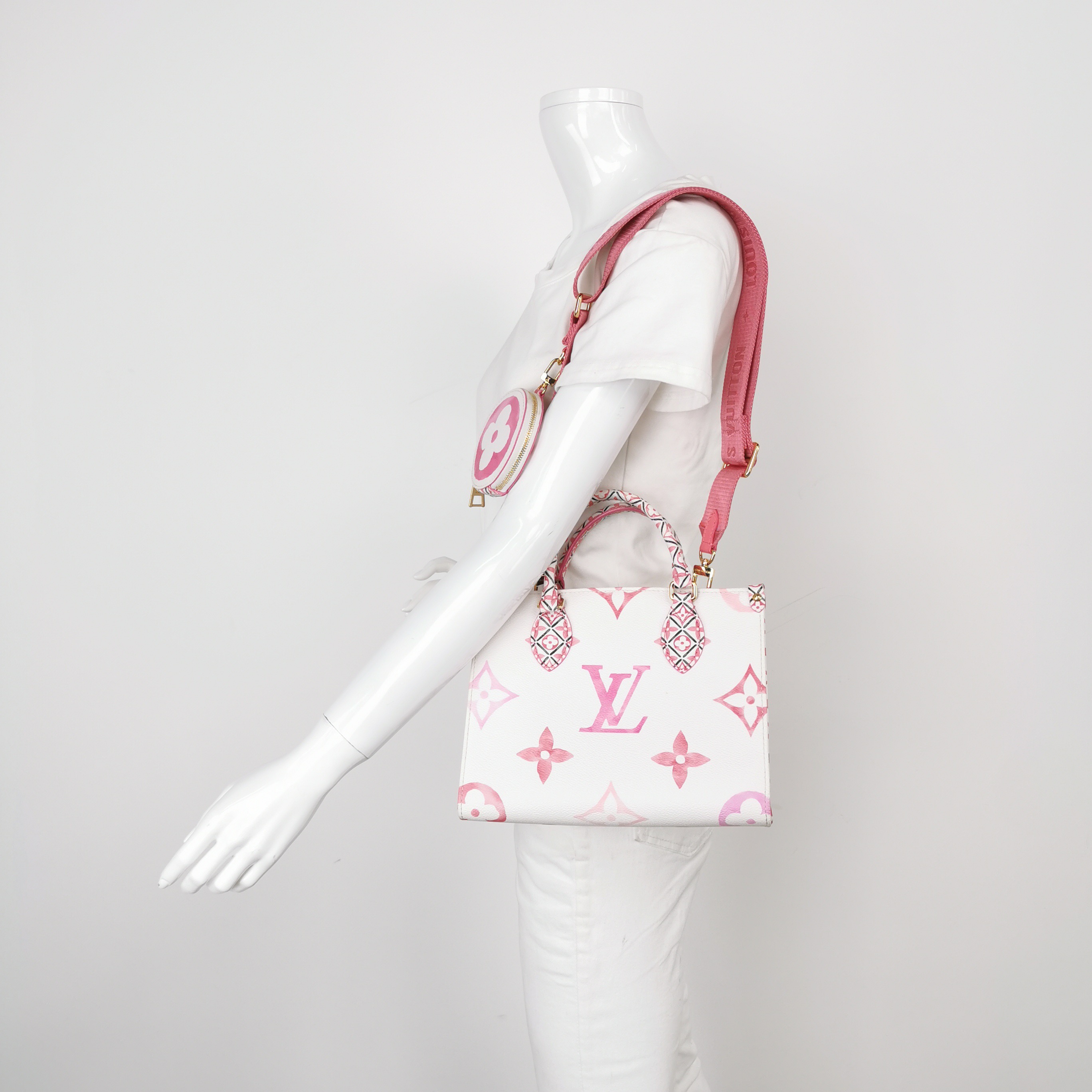Louis Vuitton(LV) OnTheGo Tote By The Pool Monogram Watercolor Giant PM — alternate view