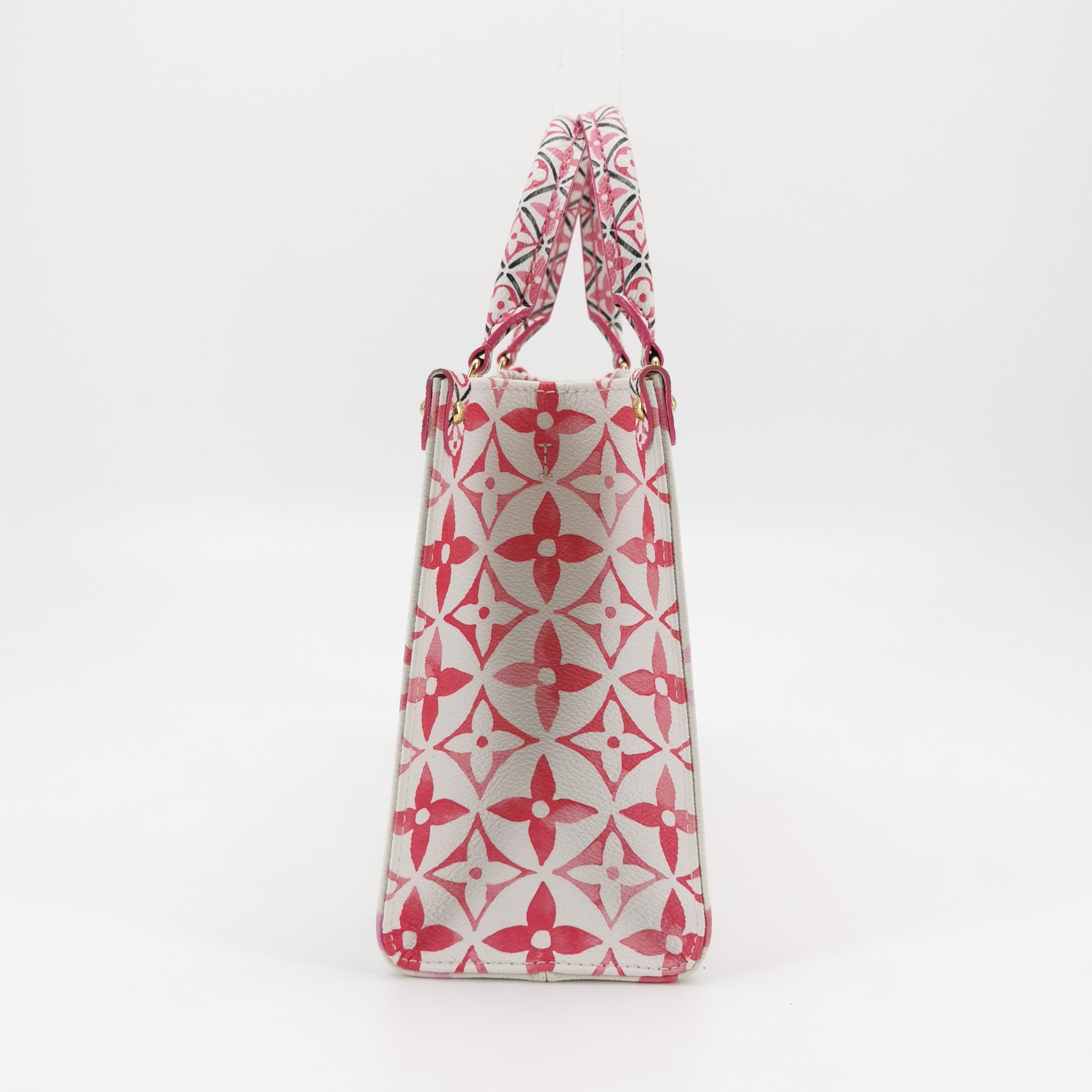 Louis Vuitton(LV) OnTheGo Tote By The Pool Monogram Watercolor Giant PM — photo 4 of 20