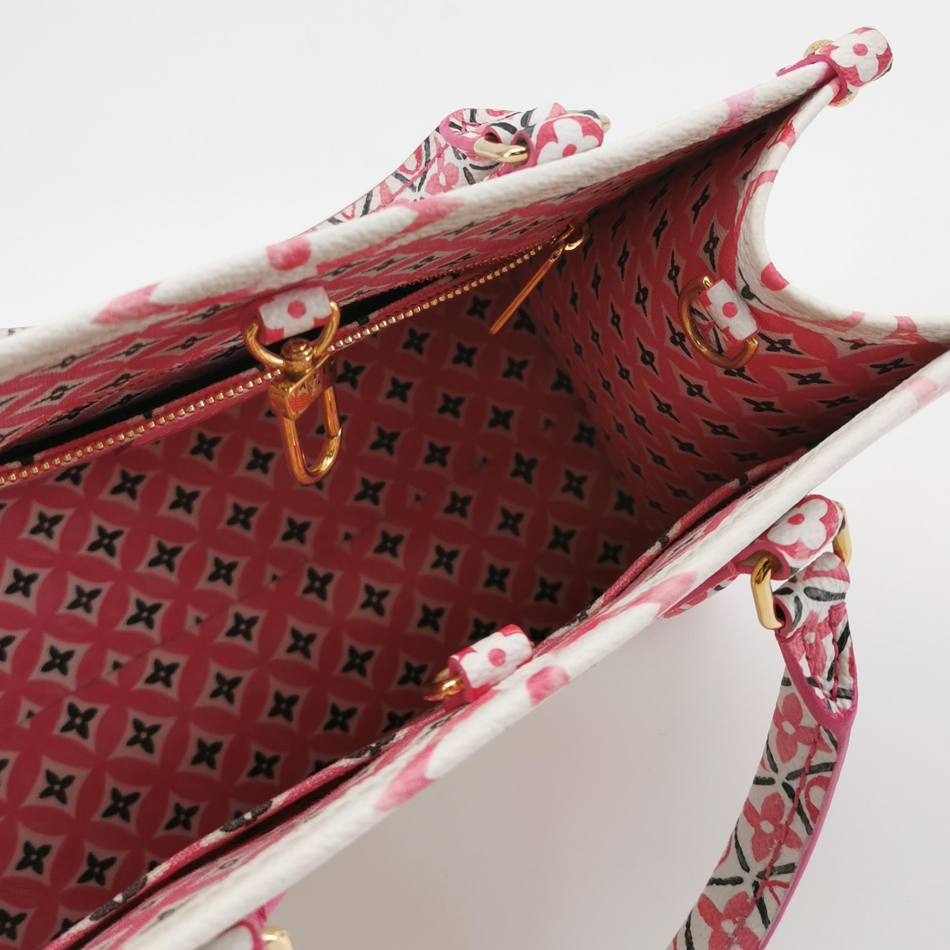 Louis Vuitton(LV) OnTheGo Tote By The Pool Monogram Watercolor Giant PM — photo 8 of 20