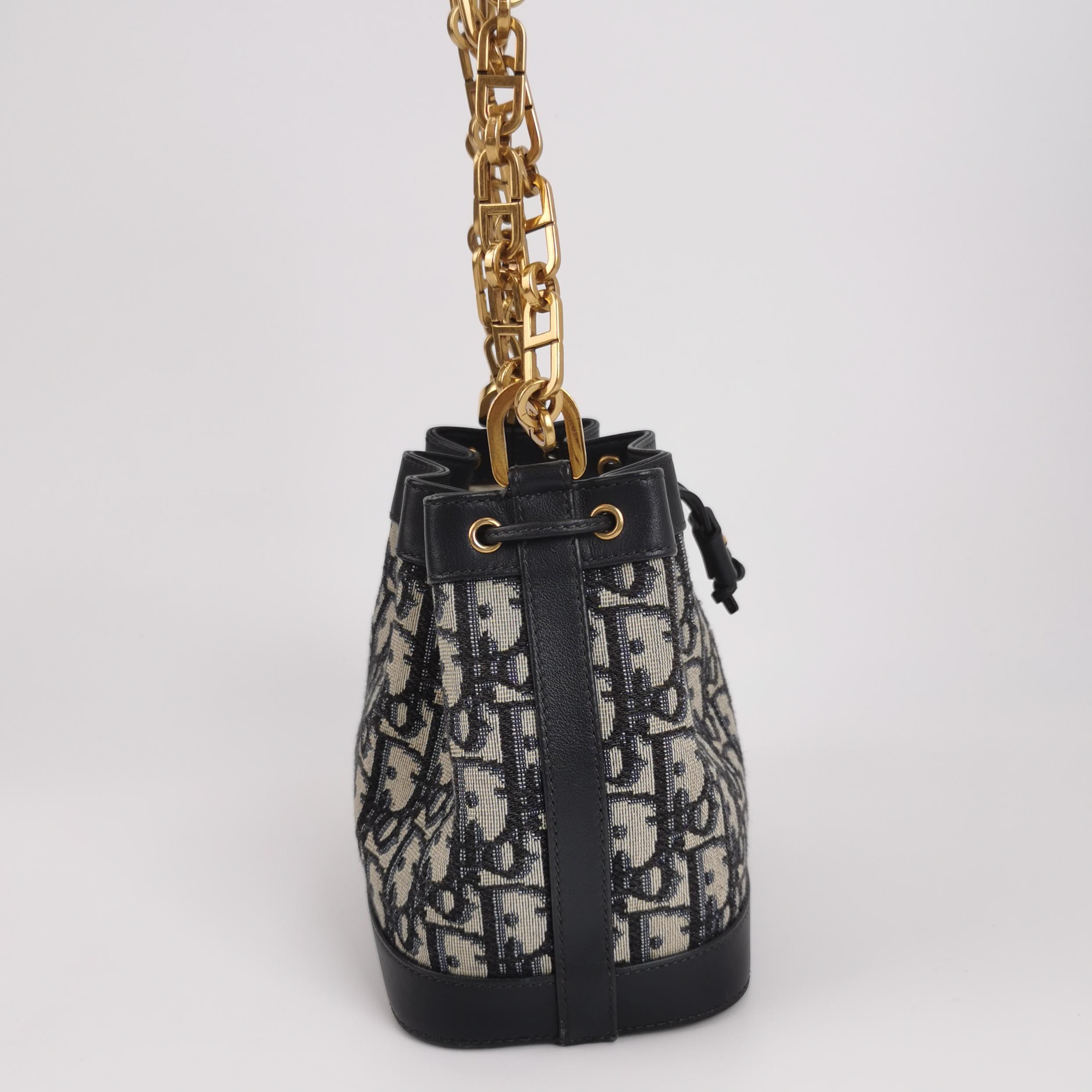 Christian Dior Oblique Jacquard Drawstring Bucket Bag Black Leather — photo 5 of 14