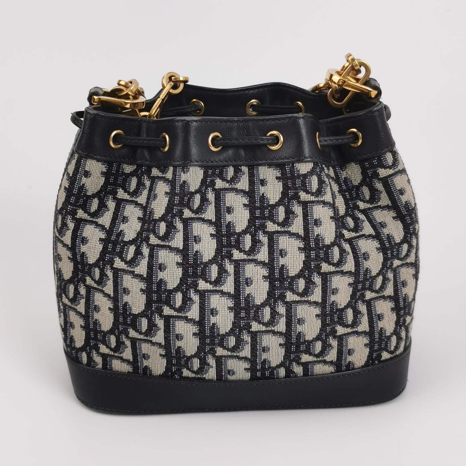 Christian Dior Oblique Jacquard Drawstring Bucket Bag Black Leather — photo 3 of 14