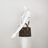 Louis Vuitton(LV) OnTheGo Tote Reverse Monogram Giant PM — thumbnail 2