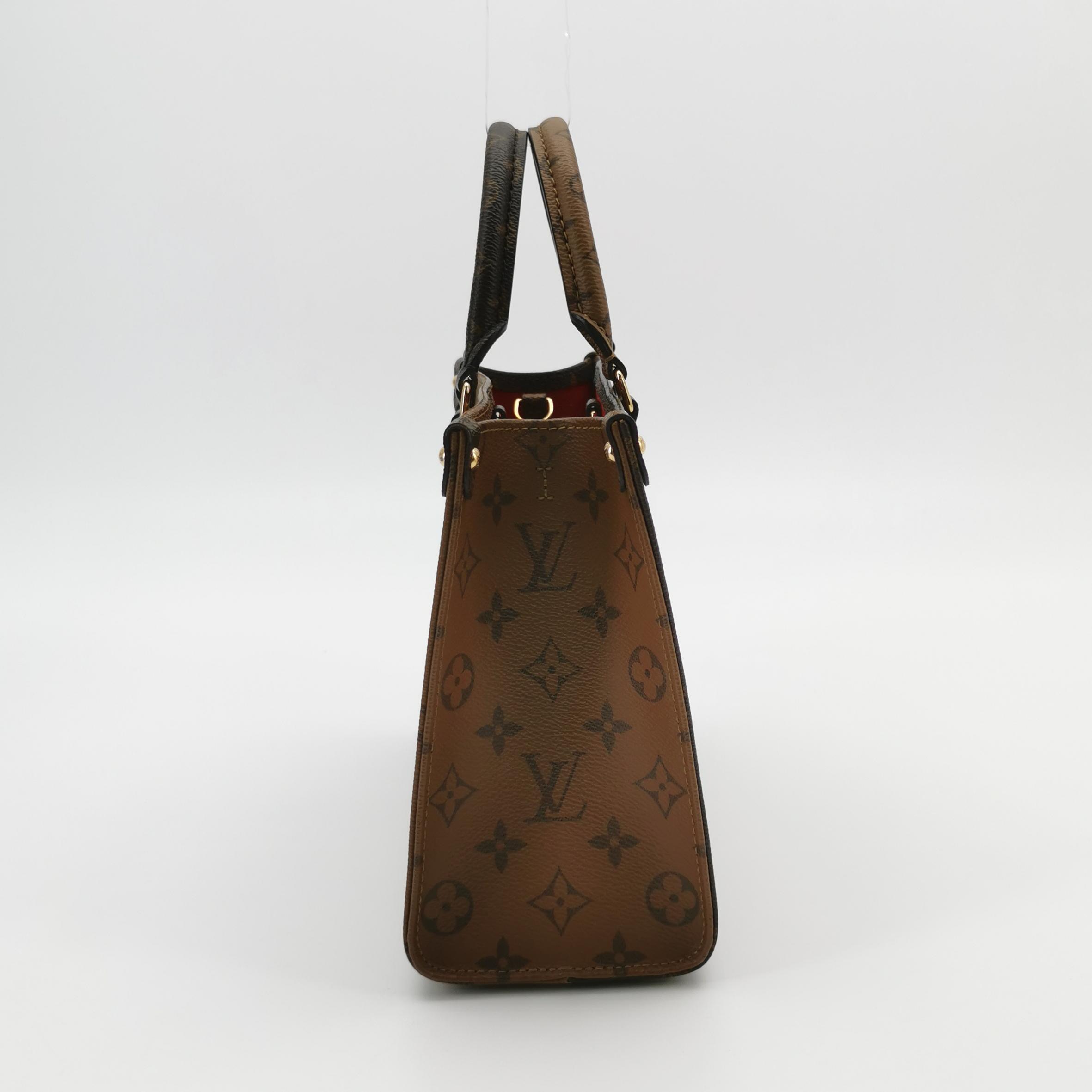 Louis Vuitton(LV) OnTheGo Tote Reverse Monogram Giant PM — photo 4 of 24