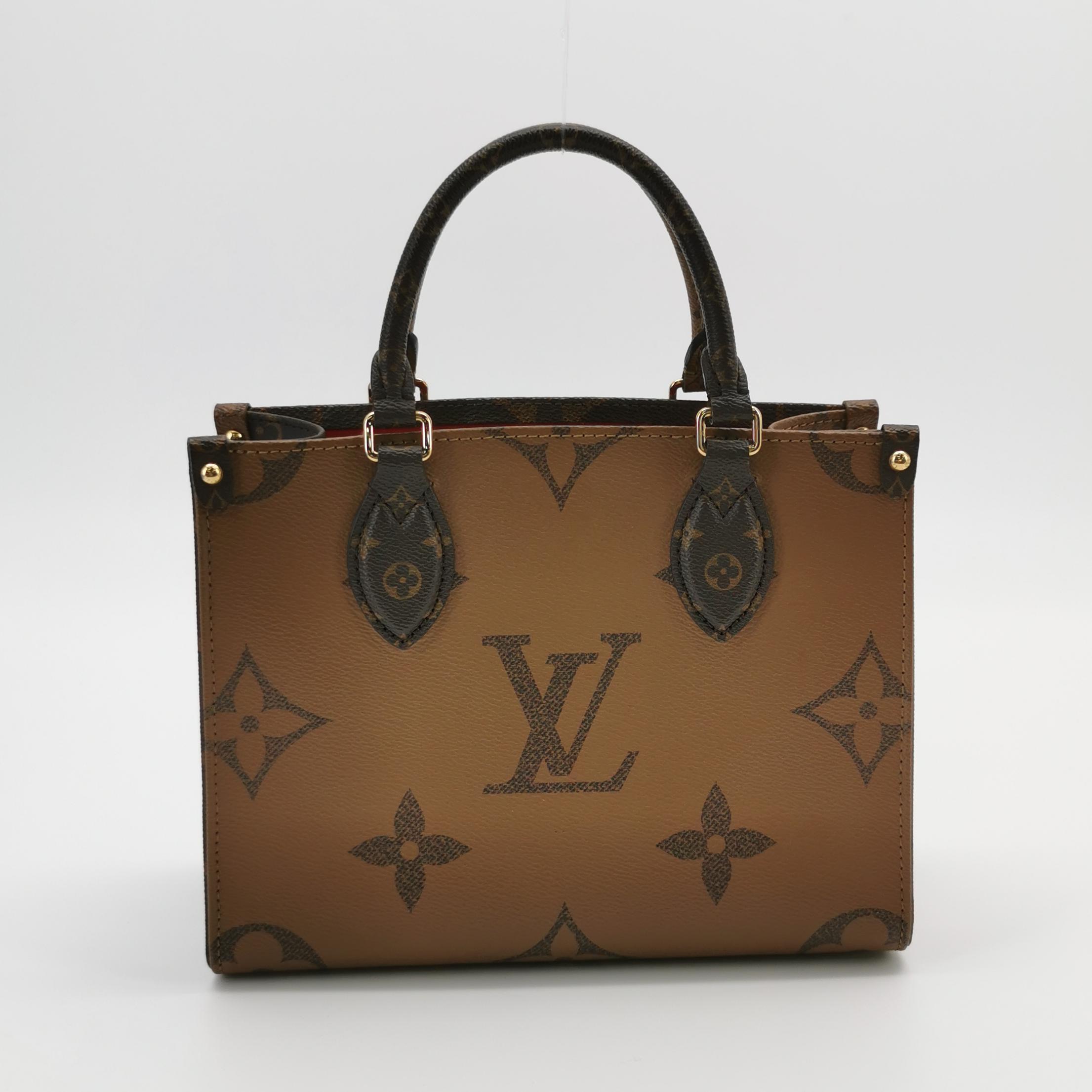 Louis Vuitton(LV) OnTheGo Tote Reverse Monogram Giant PM — photo 5 of 24