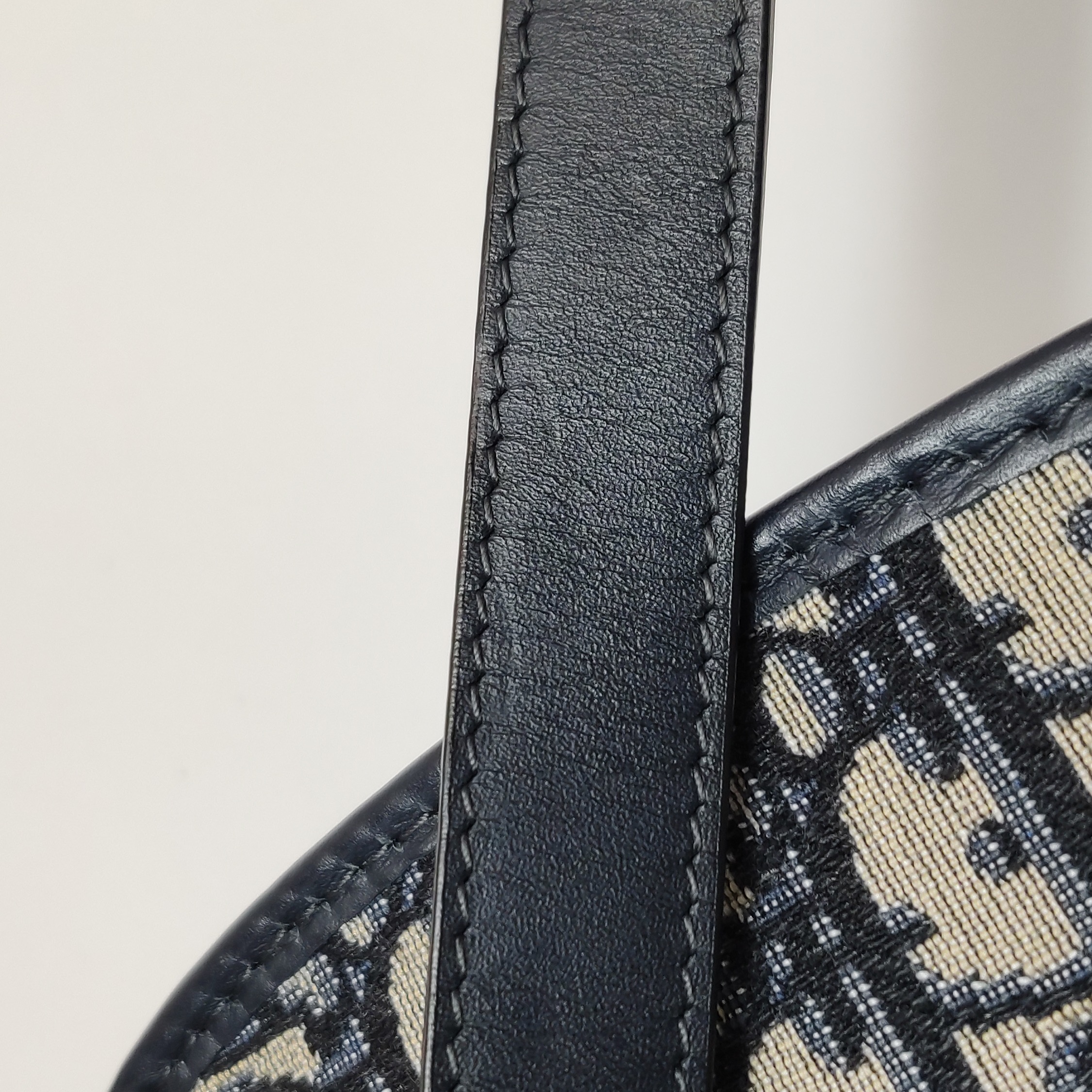 Christian Dior Bobby Flap Bag Oblique Canvas Small — photo 14 of 14