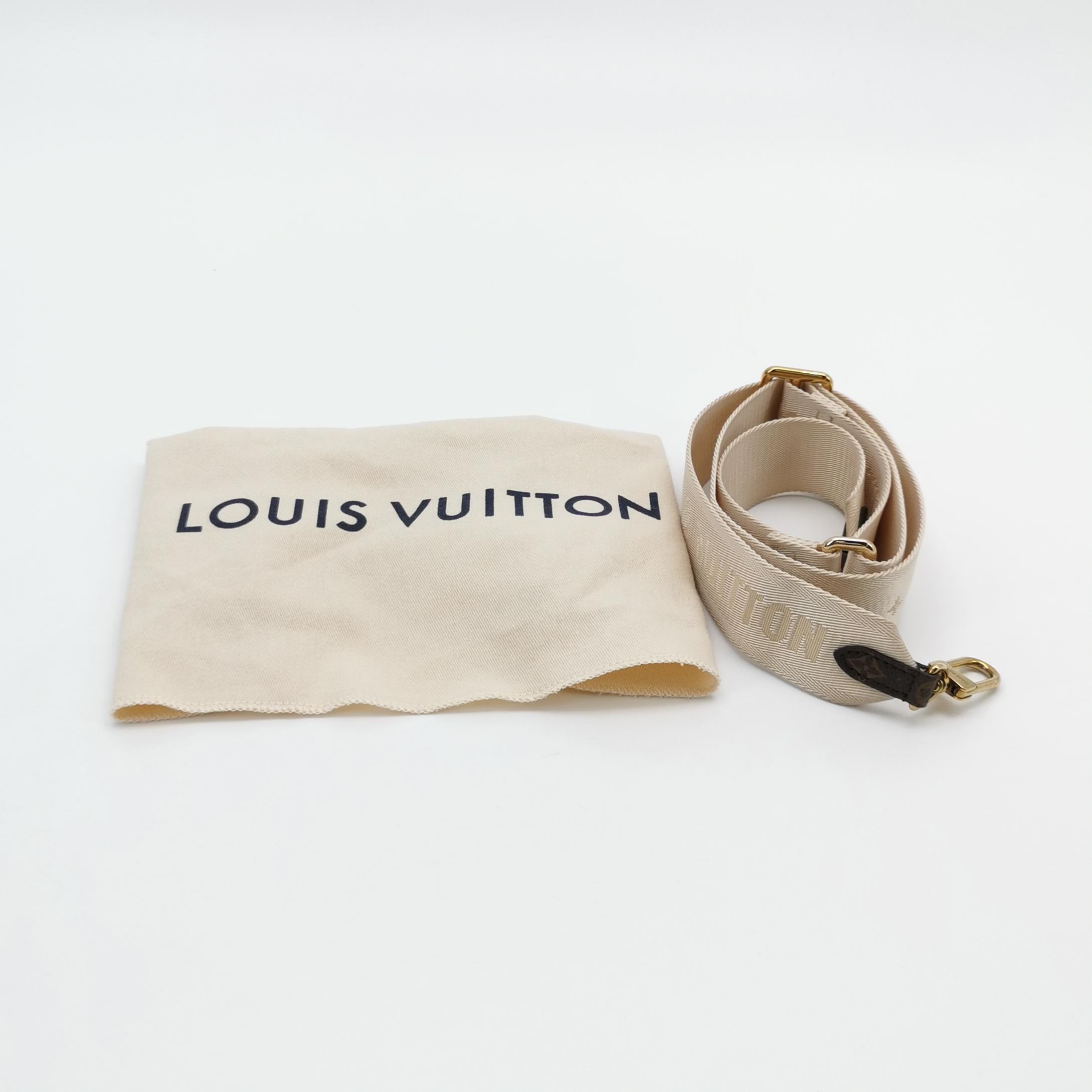 Louis Vuitton(LV) OnTheGo Tote Reverse Monogram Giant PM — photo 8 of 24