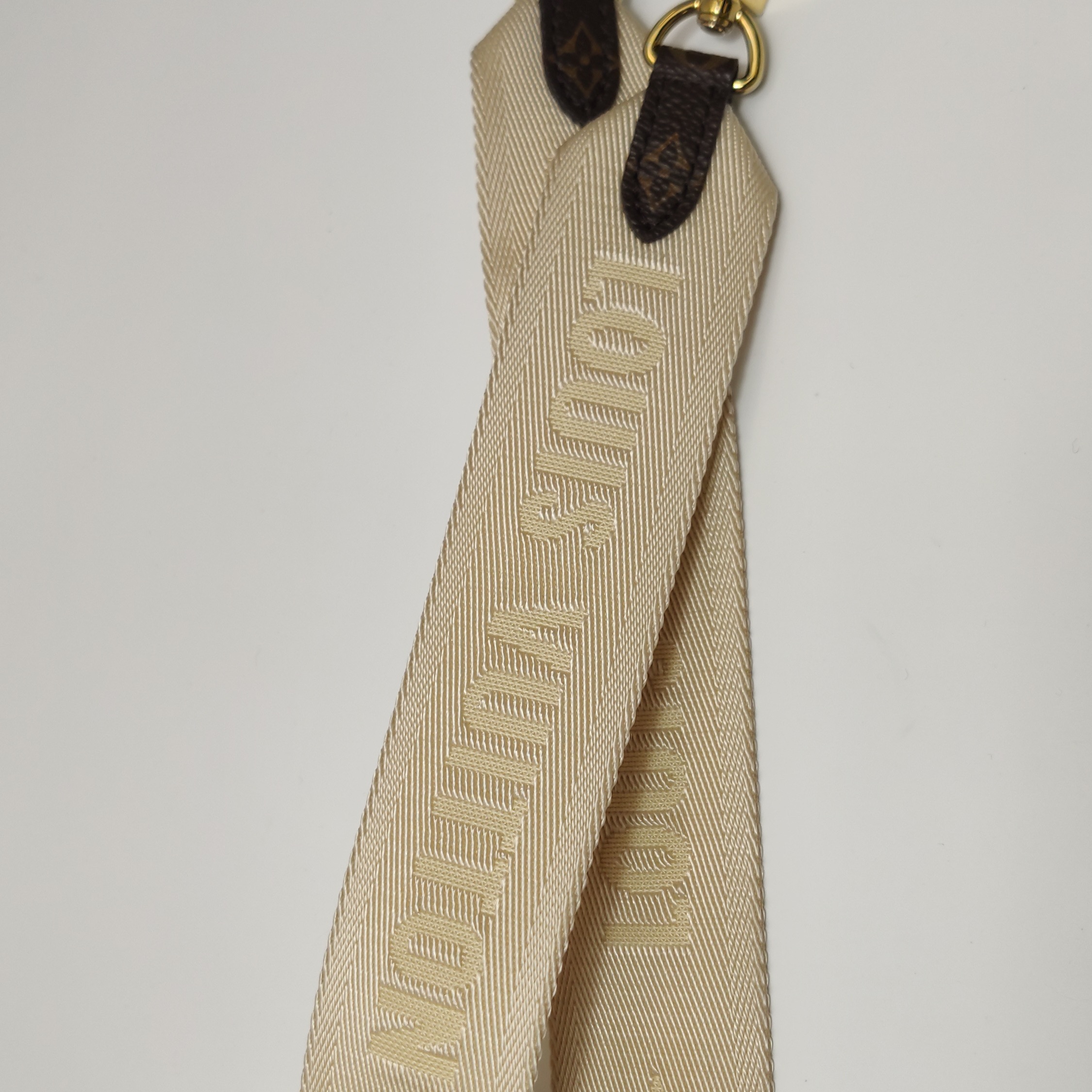 Louis Vuitton(LV) OnTheGo Tote Reverse Monogram Giant PM — photo 20 of 24