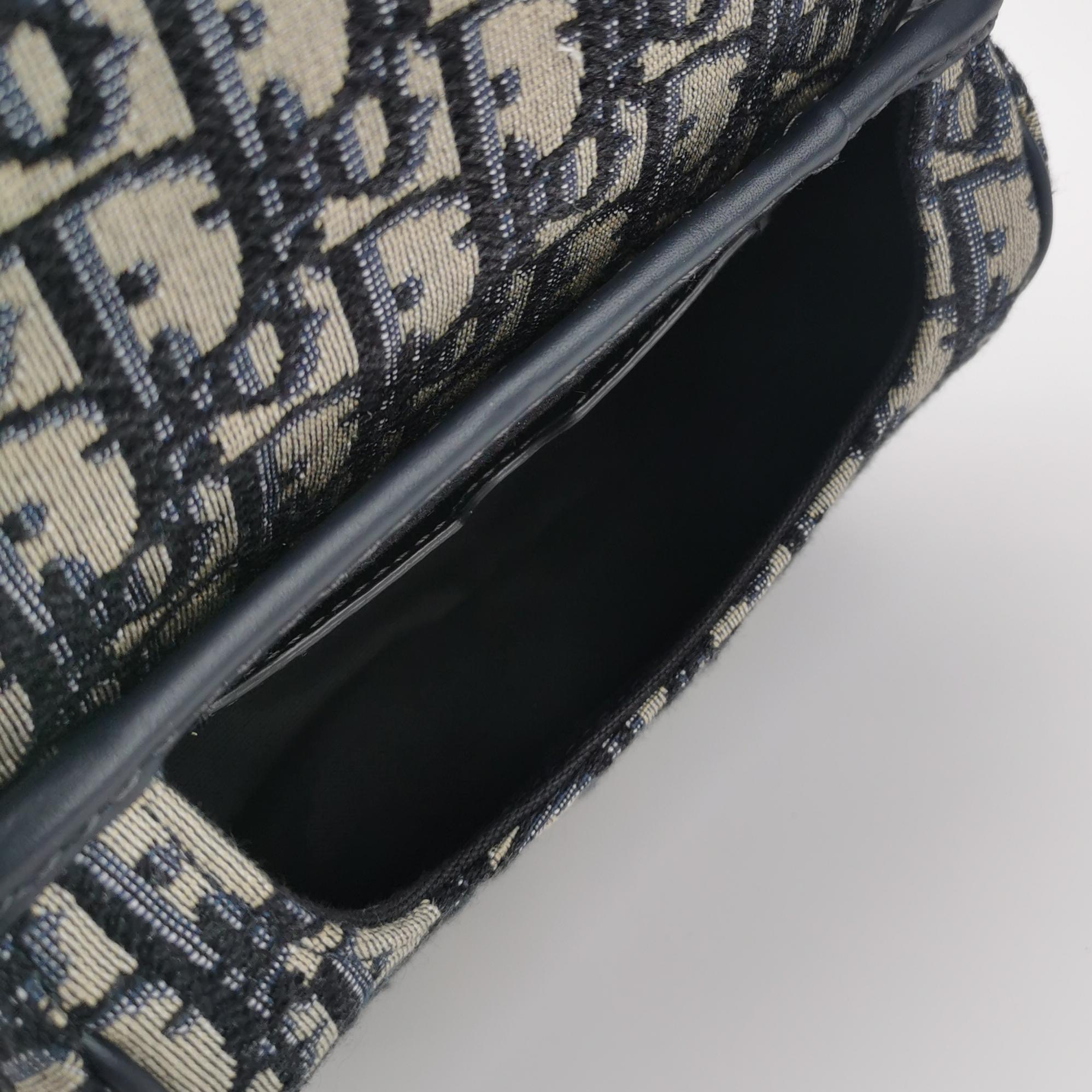 Christian Dior Bobby Flap Bag Oblique Canvas Small — photo 7 of 15