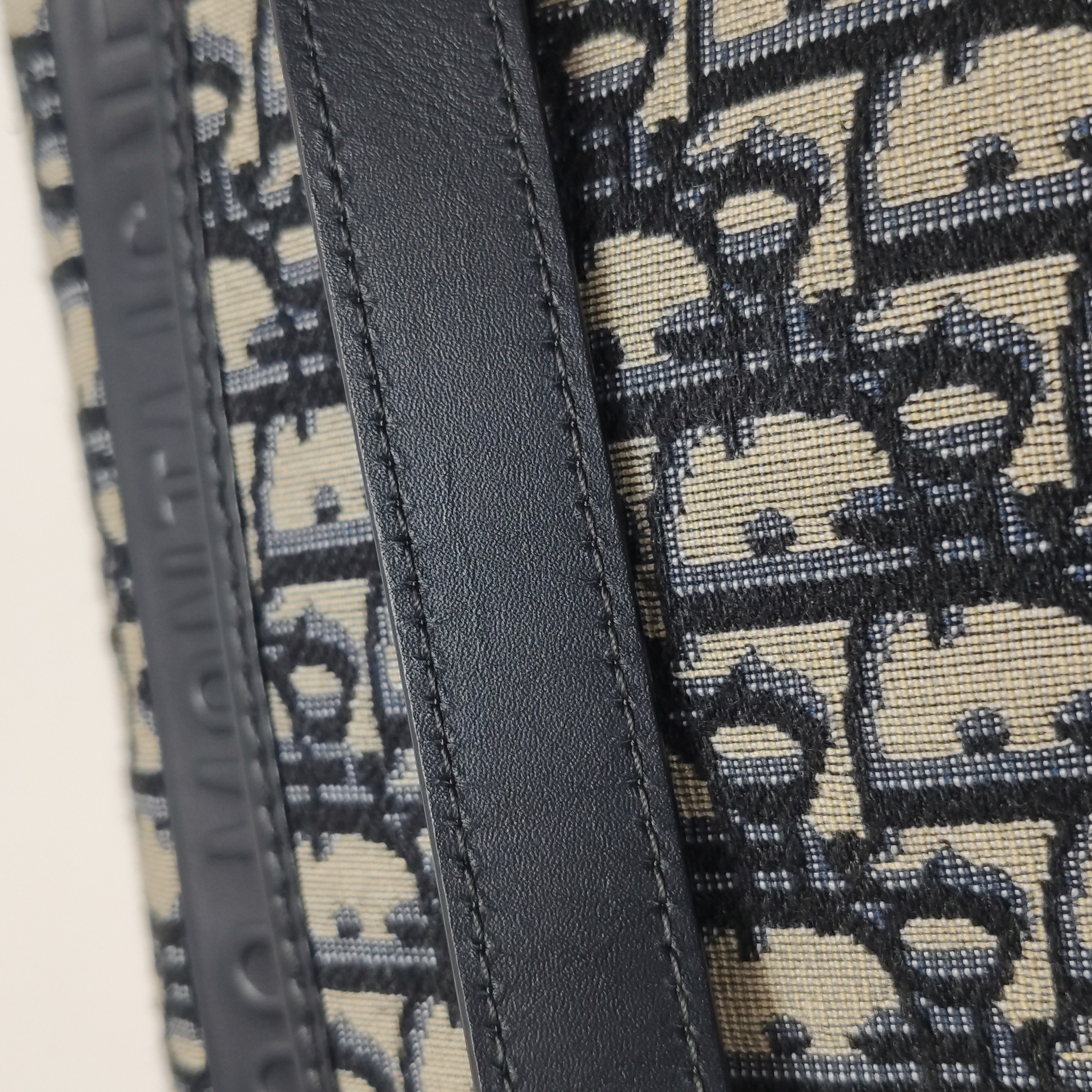 Christian Dior Bobby Flap Bag Oblique Canvas Small — photo 15 of 15