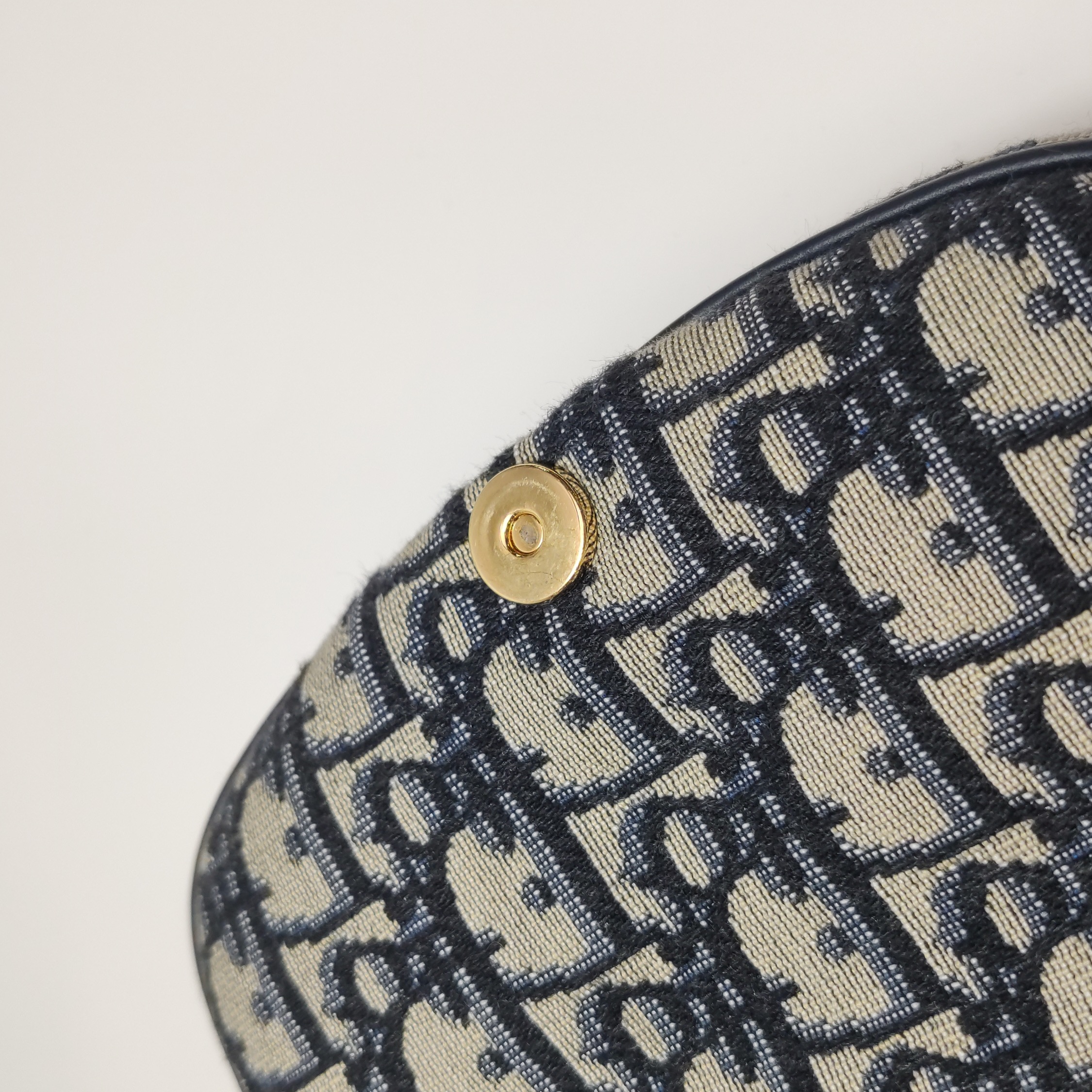 Christian Dior Bobby Flap Bag Oblique Canvas Small — photo 11 of 15