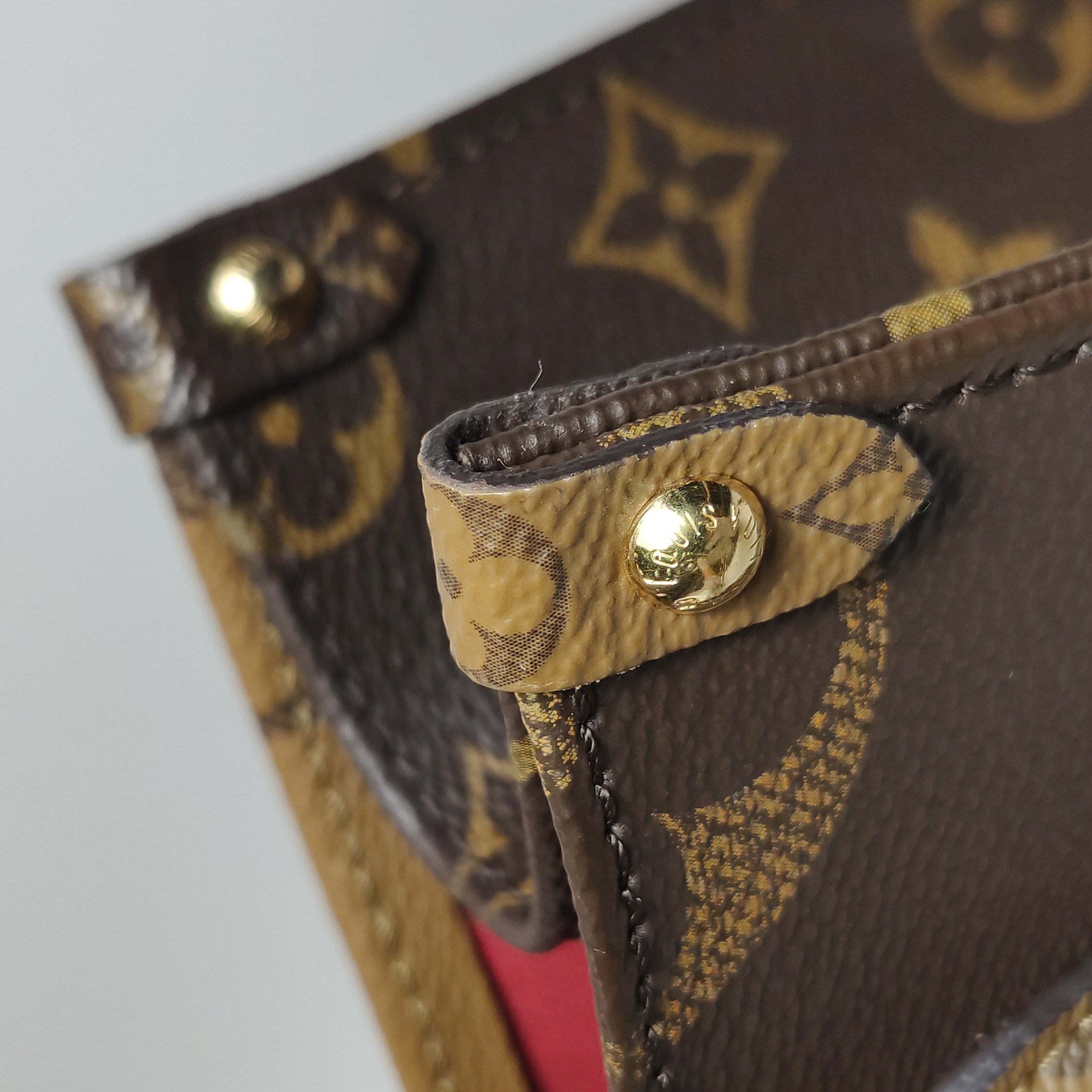 Louis Vuitton(LV) OnTheGo Tote Reverse Monogram Giant PM — photo 17 of 24