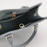 Louis Vuitton(LV) OnTheGo Tote Monogram Empreinte Giant PM — thumbnail 8